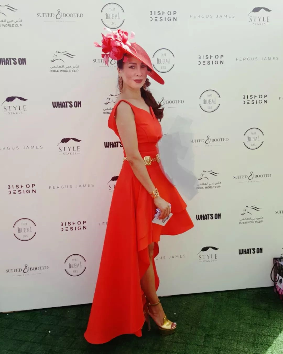 اطلالات الجميلات بالفساتين القصيرة