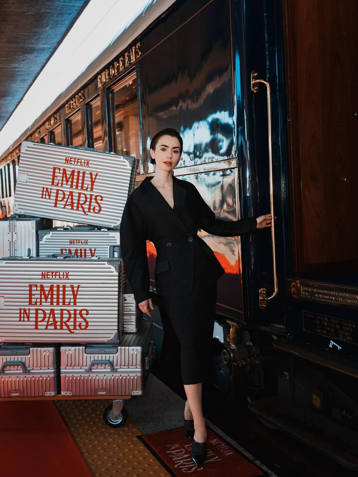 ليلي كولينز