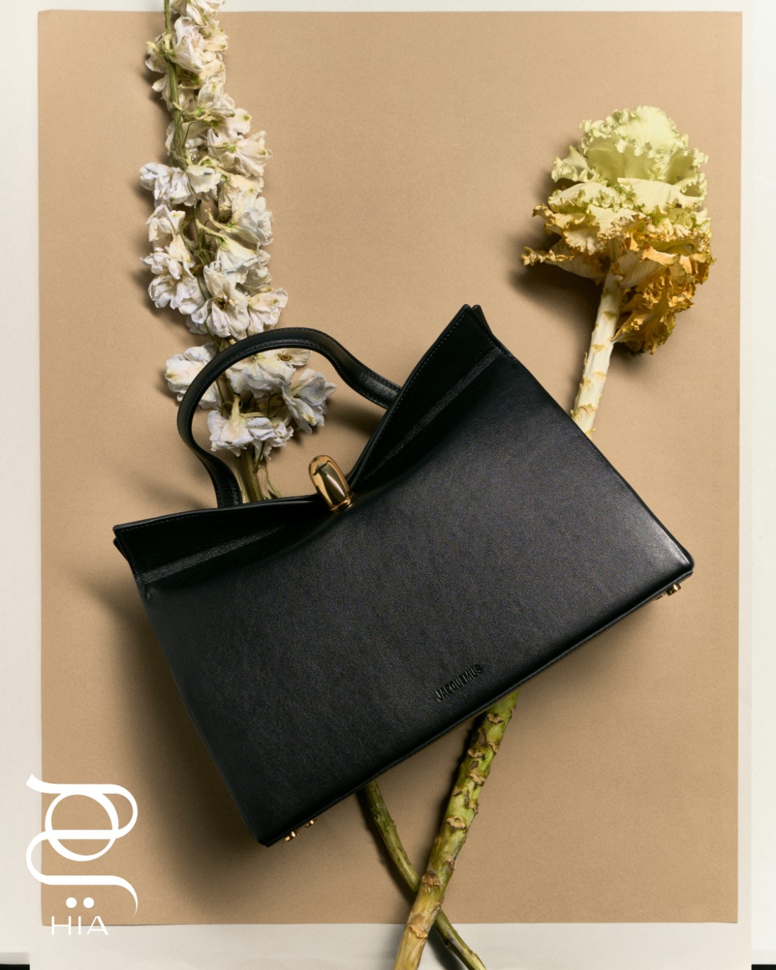 حقيبة "لو فاليري"  LE VALERIE باللون البني الأسود- من دار "جاكموس" Jacquemus