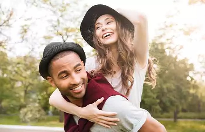 كيف تجعلين رجل العقرب يقع في حبك؟