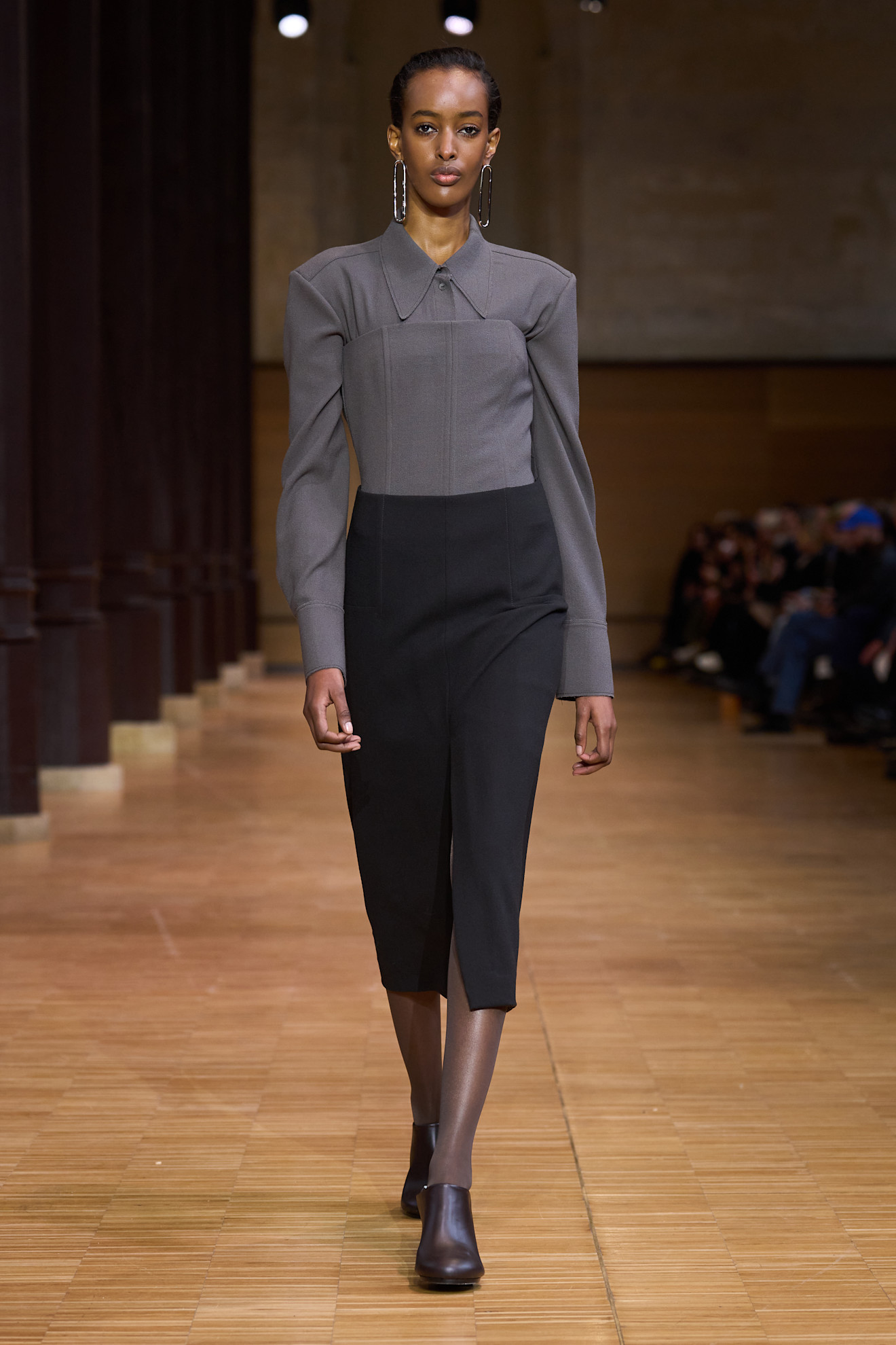 تنسيق التنورة الكلاسيكية