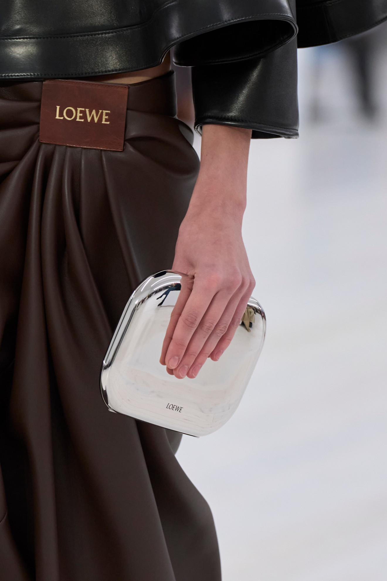 Loewe حقيبة صغيرة من دون حمالات من