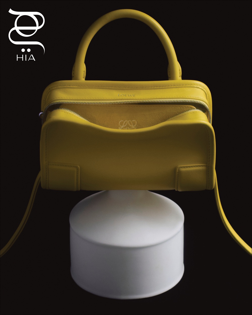 حقيبة "ميني أمازونا 180" 180 AMAZONA MINI من جلد العجل الناعم باللون الأصفر من دار "لويفي" LOEWE