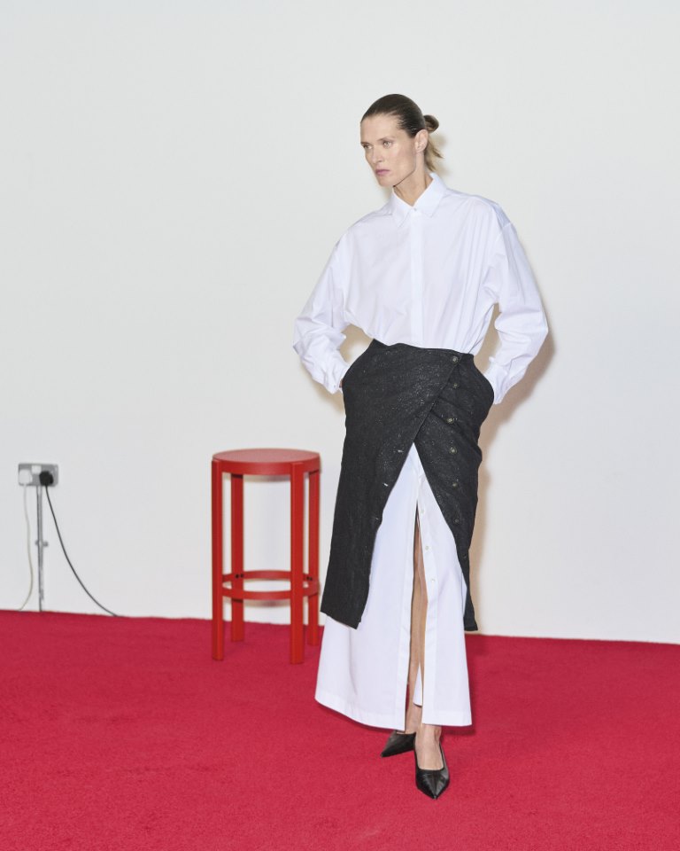 نون باي نور تكشف عن مجموعة خريف وشتاء ٢٠٢٦ بعنوان "A Portrait of Modern Life"