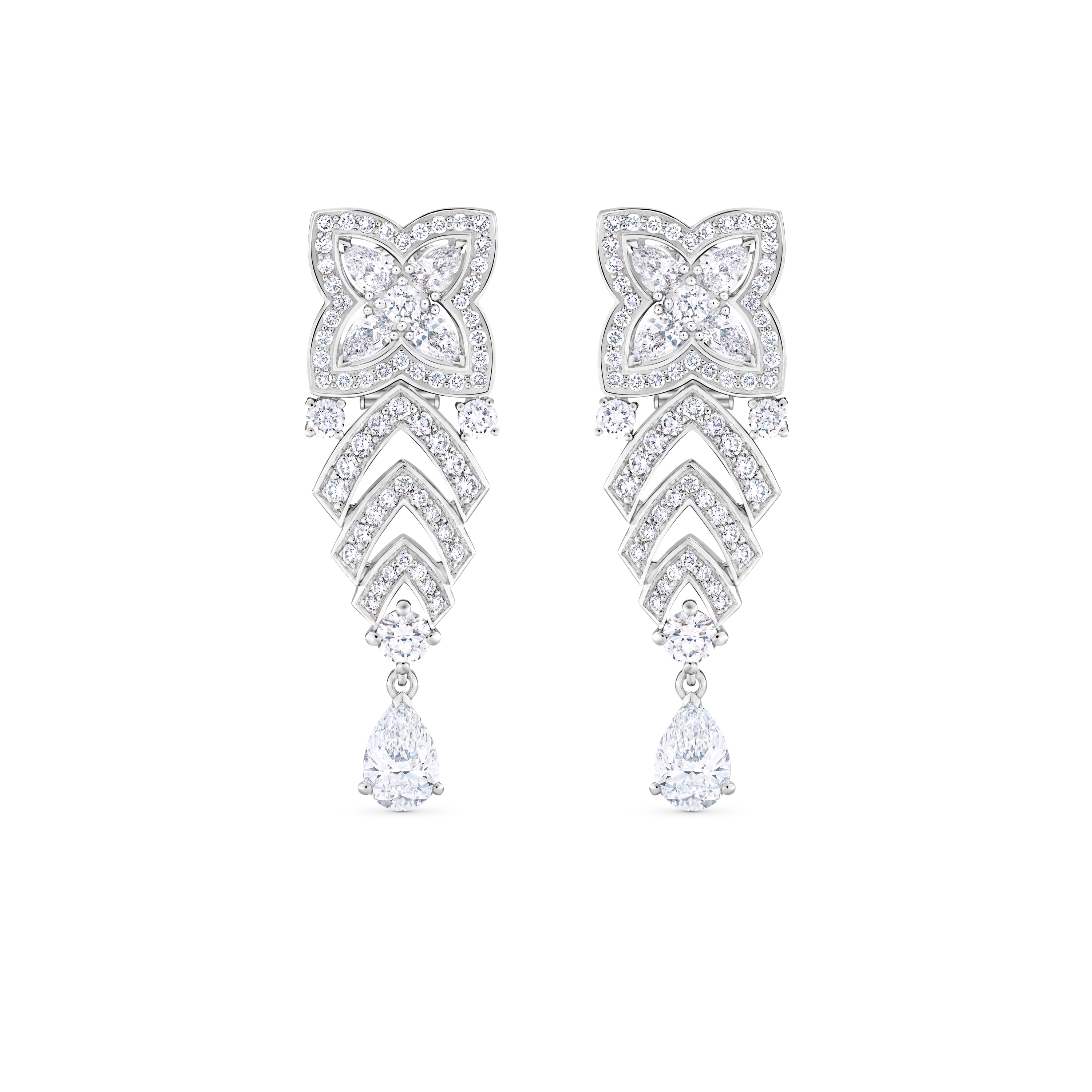 أقراط Lotus by DE BEERS مصنوعة من الذهب الأبيض