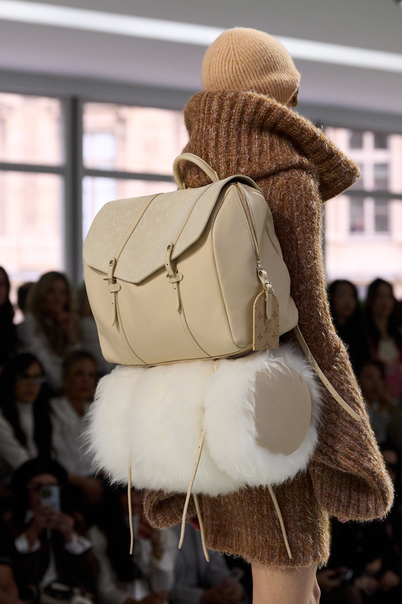 Louis Vuitton حقيبة بيج من