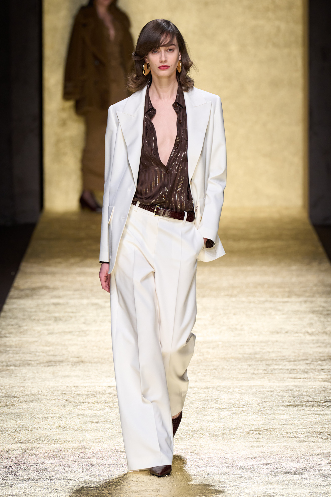 ​  البدل الرسمية 