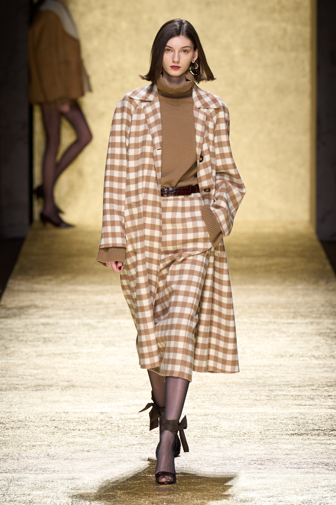 صيحة تنانير الكارو البيج مع البني