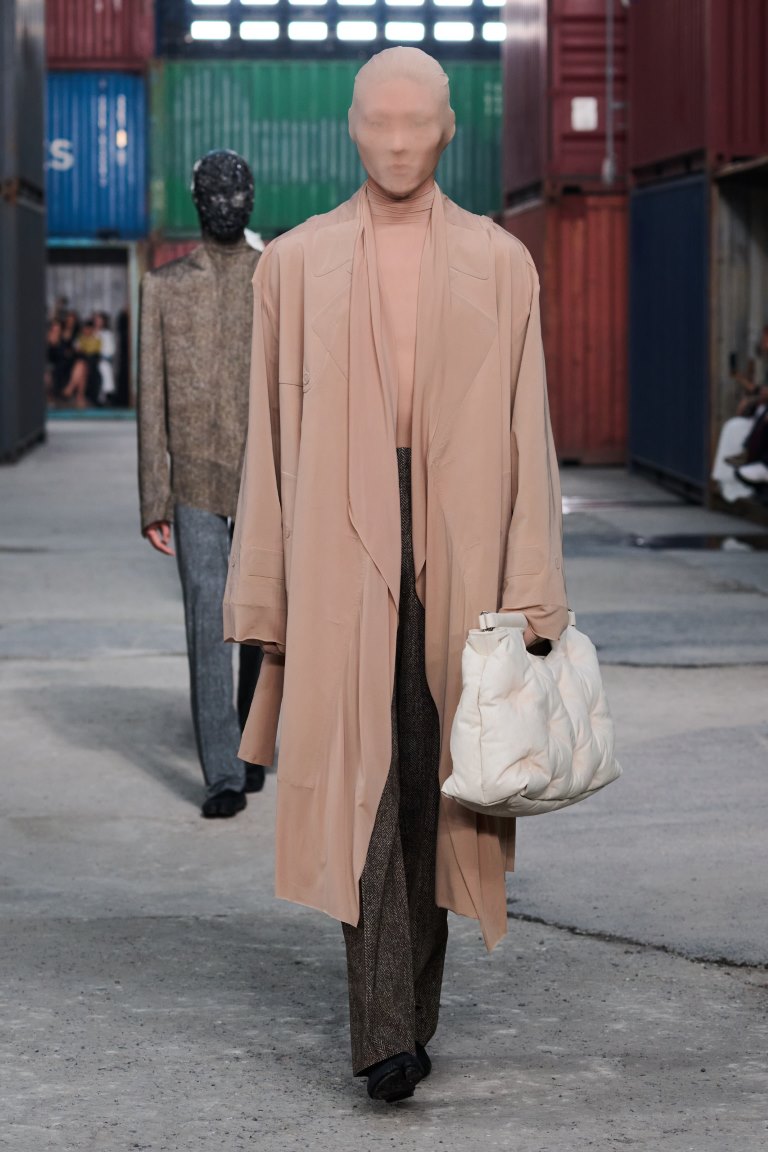 Maison Margiela تطلق تشكيلتها المميزة لموسم خريف وشتاء 2026