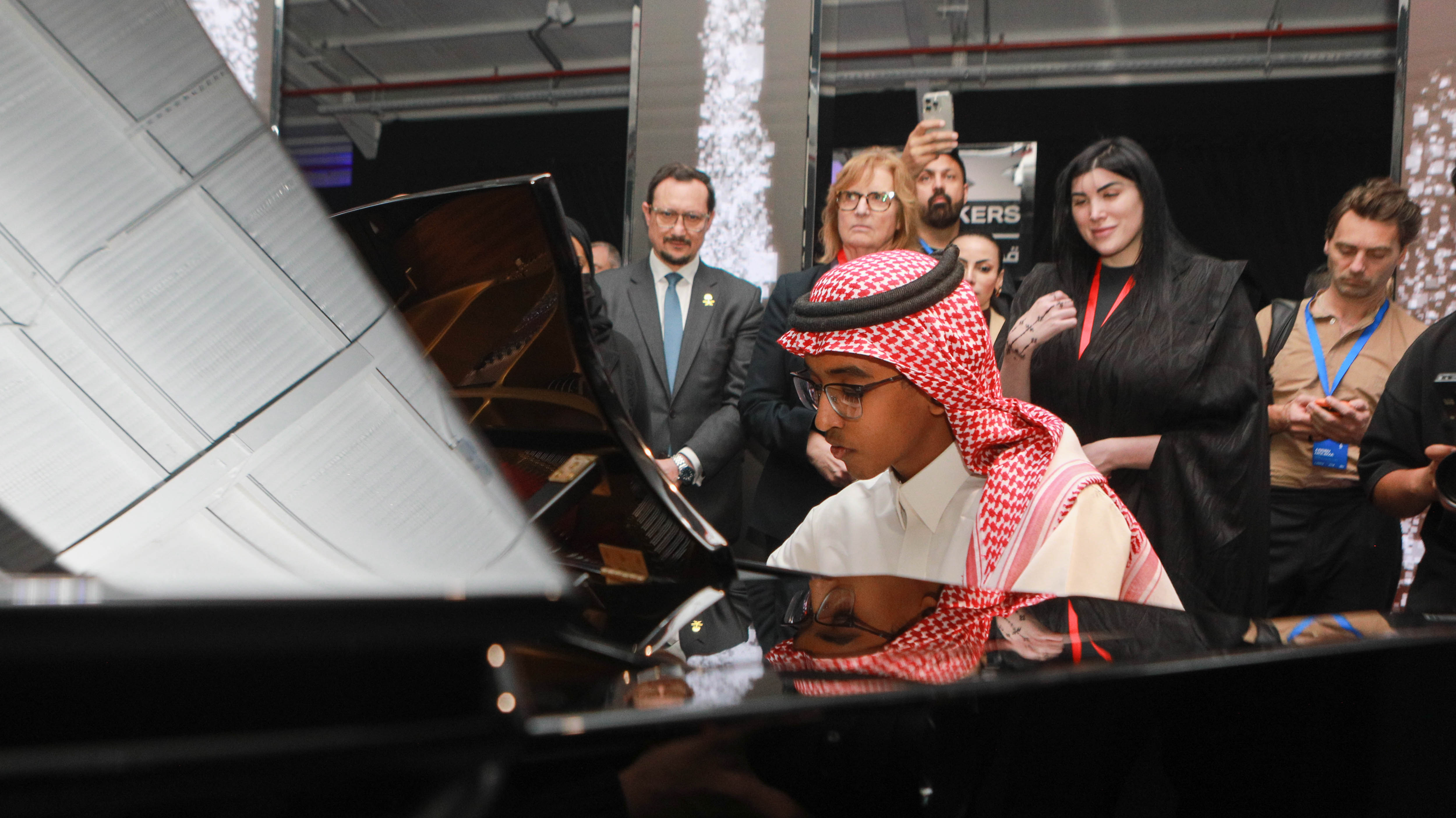 الرئيس التنفيذي لهيئة الموسيقى باول باسيفيكو، ورئيس شركة "ستاينواي آند صنز" في أوروبا والشرق الأوسط وأفريقيا غيدو زيمرمان