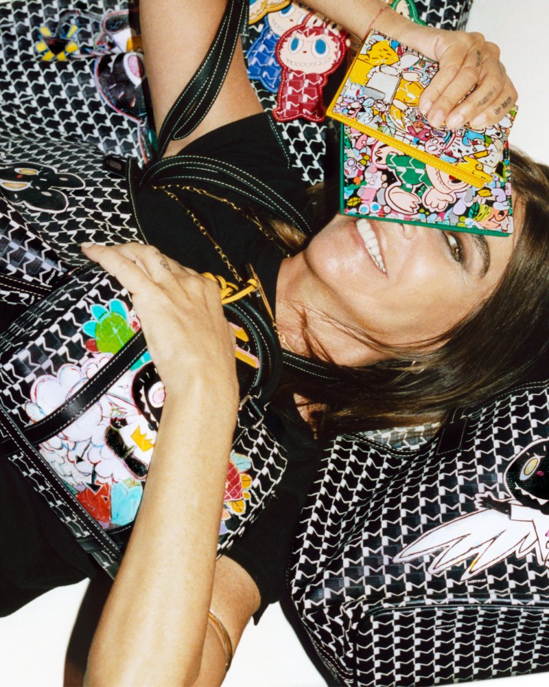 Carine Roitfeld مع الحقائب الجديدة من مجموعة Moynat X Kasing Lung
