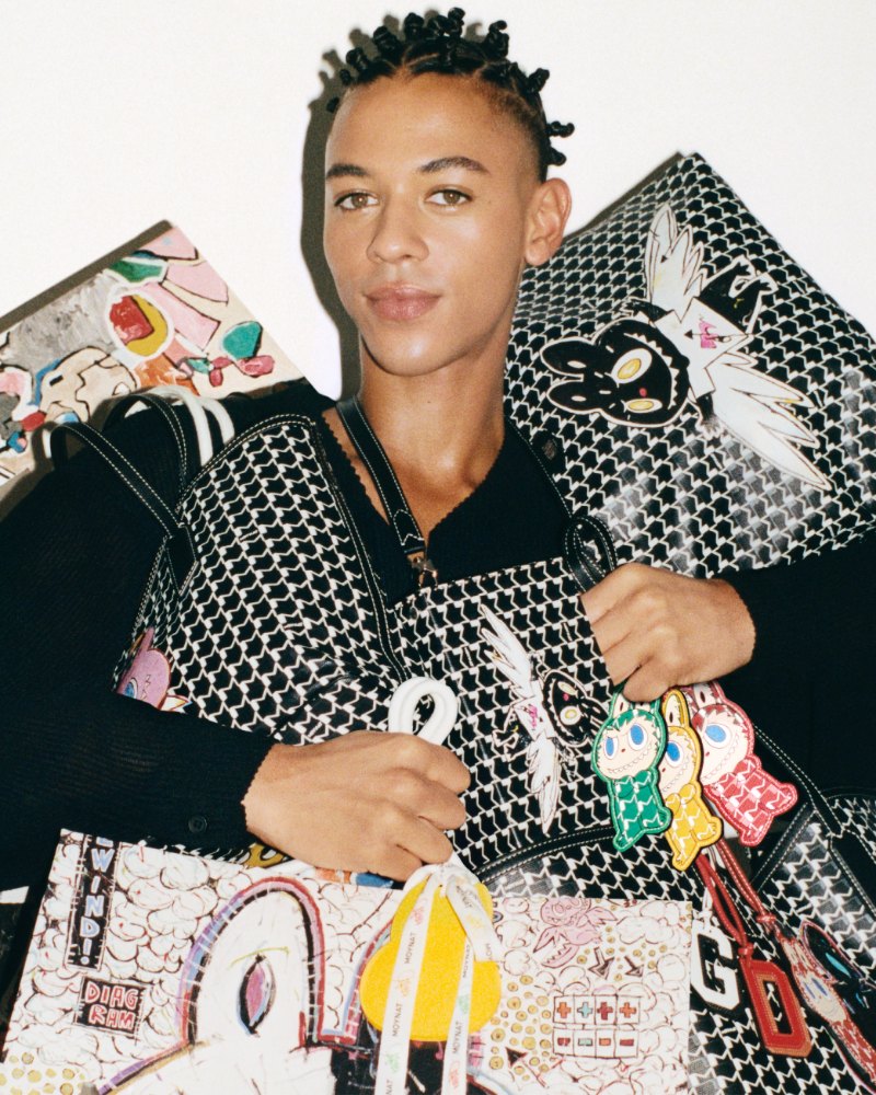Guillaume Diop مع الحقائب الجديدة من مجموعة Moynat X Kasing Lung