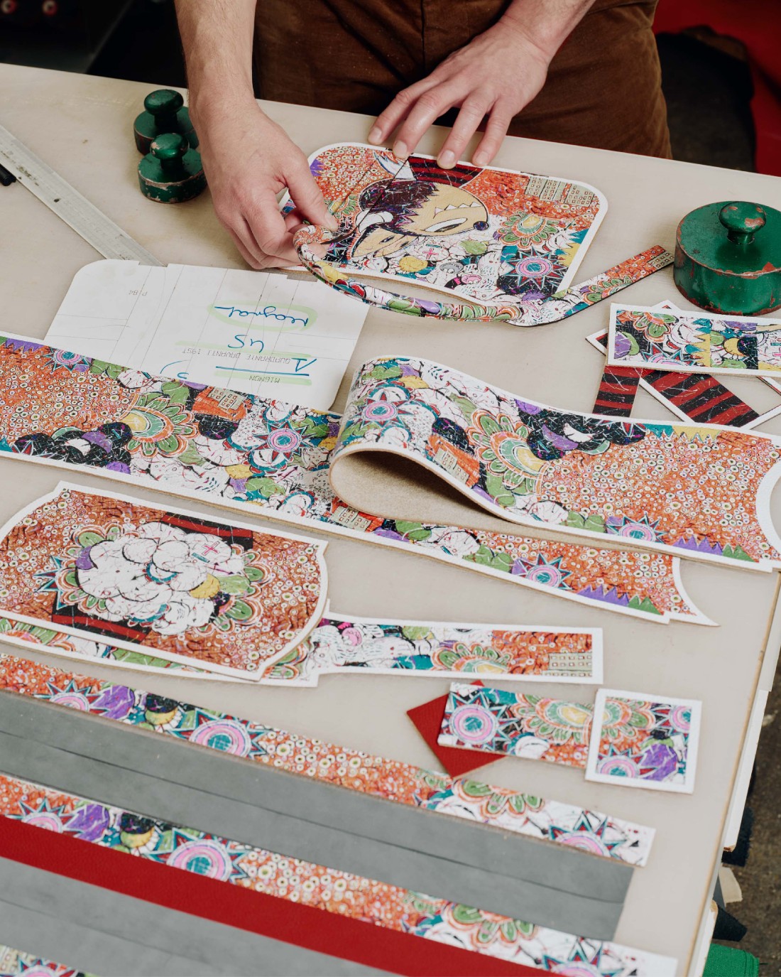 أعادت Moynat‏ ‏ تصميم شخصيات كاسينغ لونغ وزينتها على قماش ‏M Canvas‏ المميز