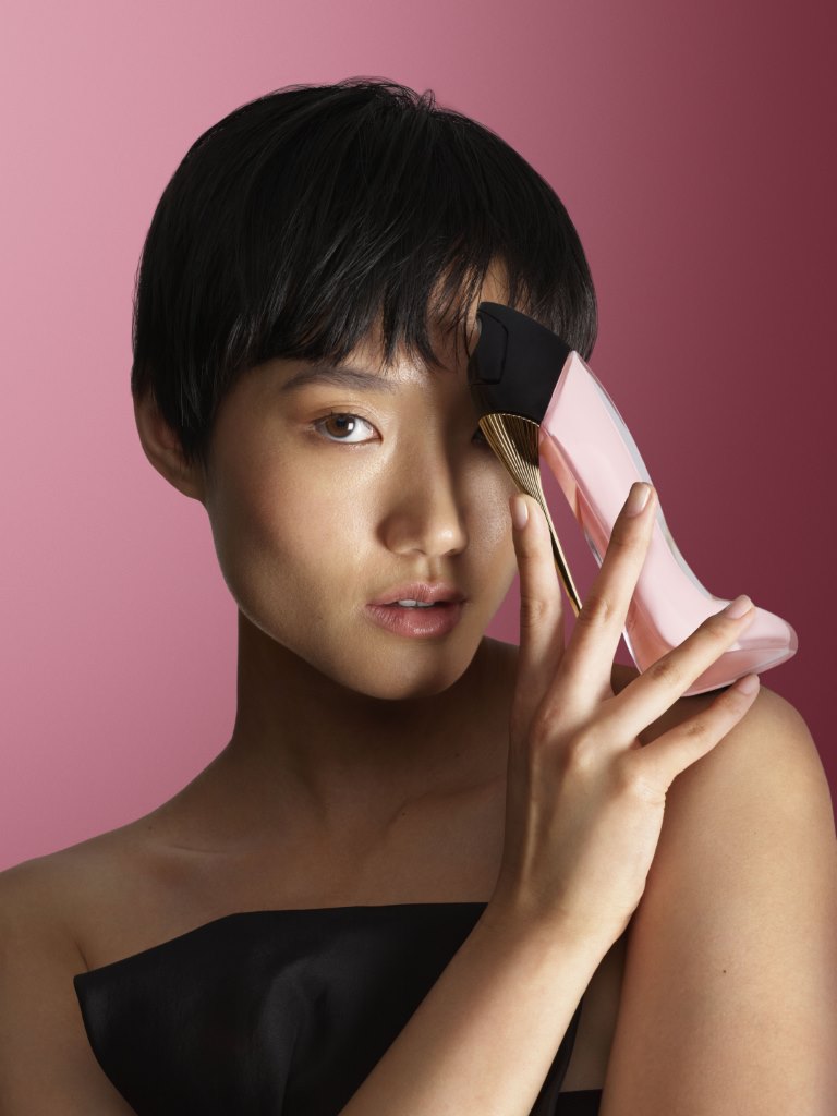 Carolina Herrera تقدم عطرها الجديد Good Girl Blush