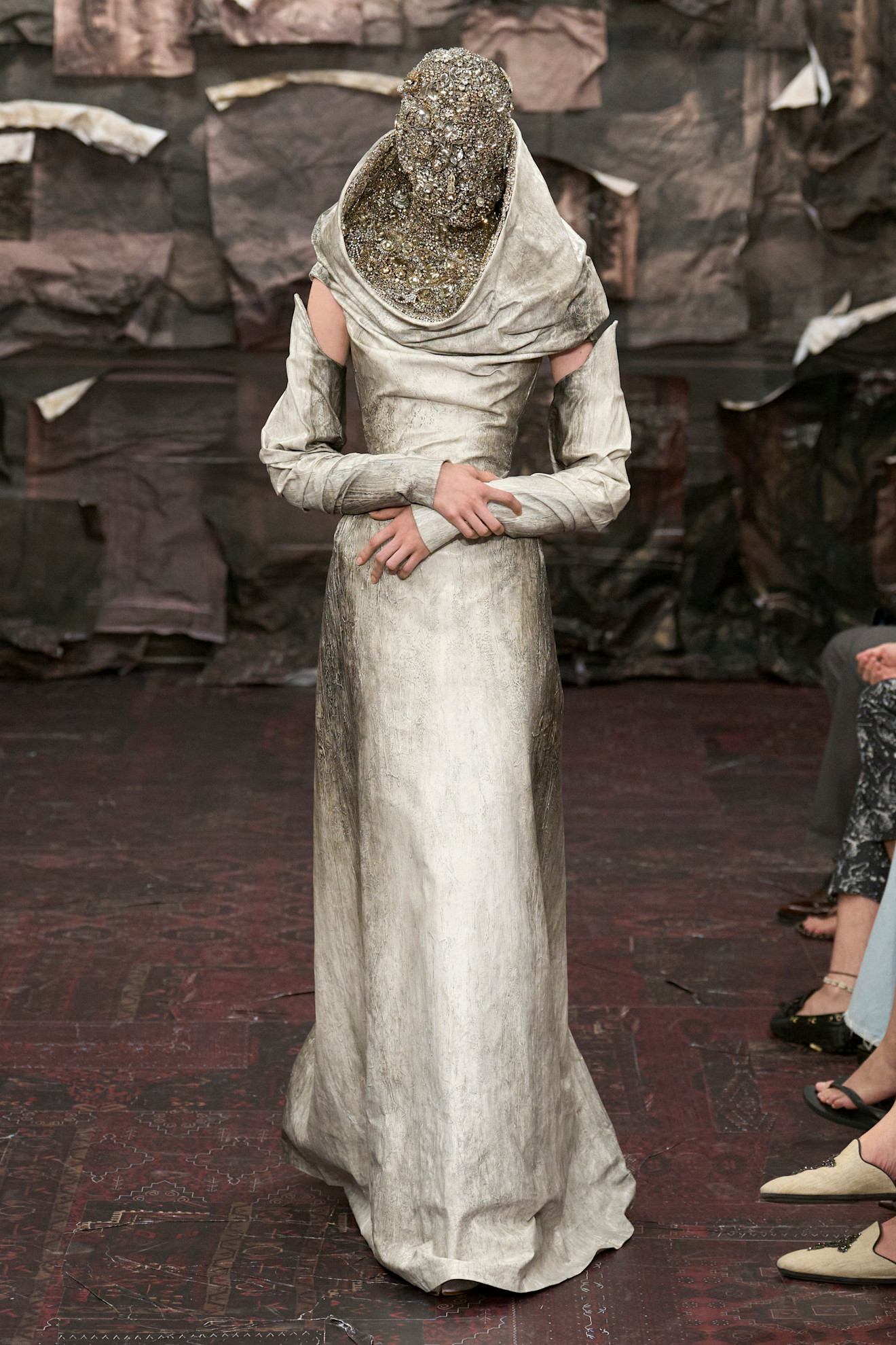 من عرض أزياء Maison Margiela للأزياء الراقية لموسم خريف وشتاء 2025-2026