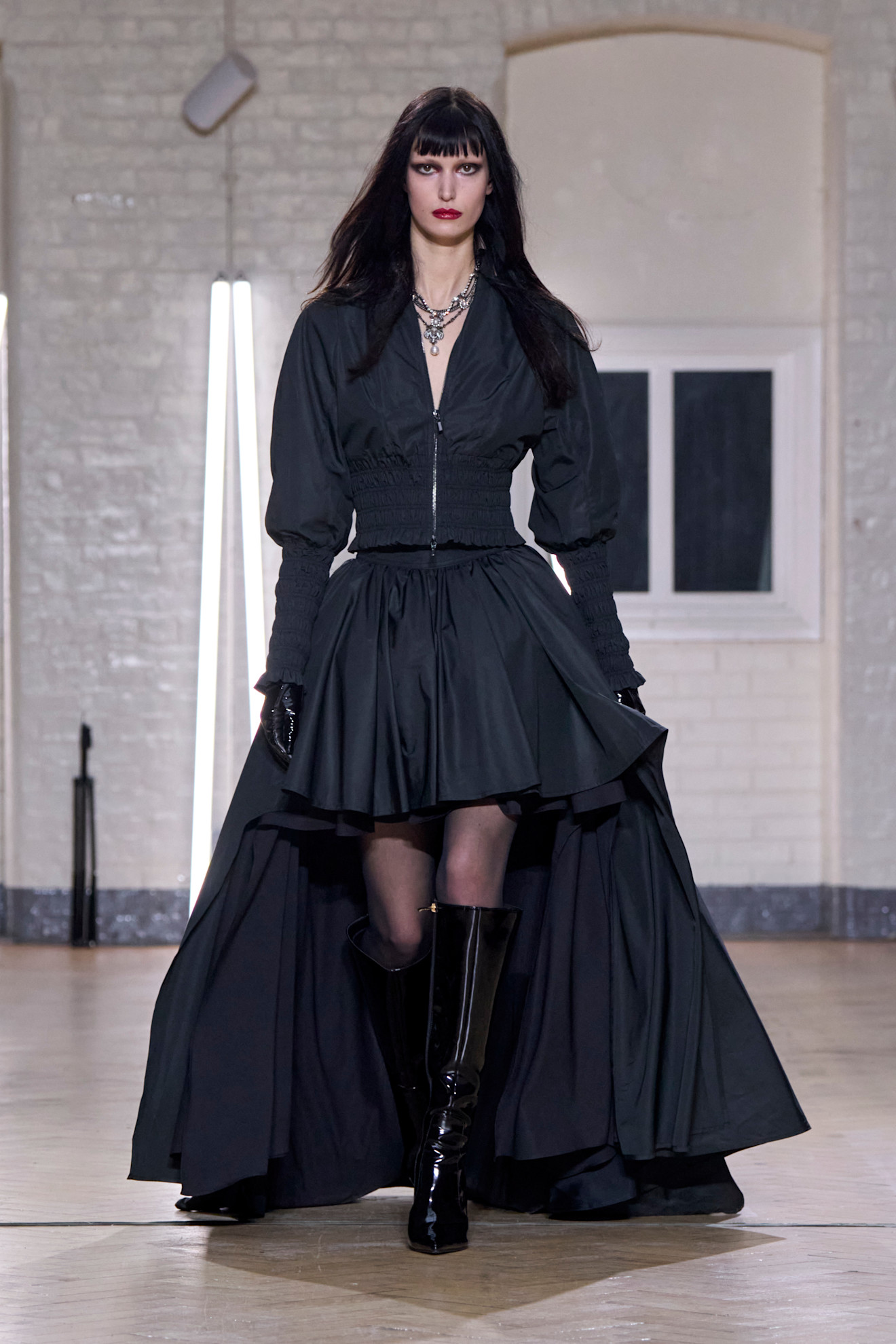 اطلالة الساحرة من مارك فاست