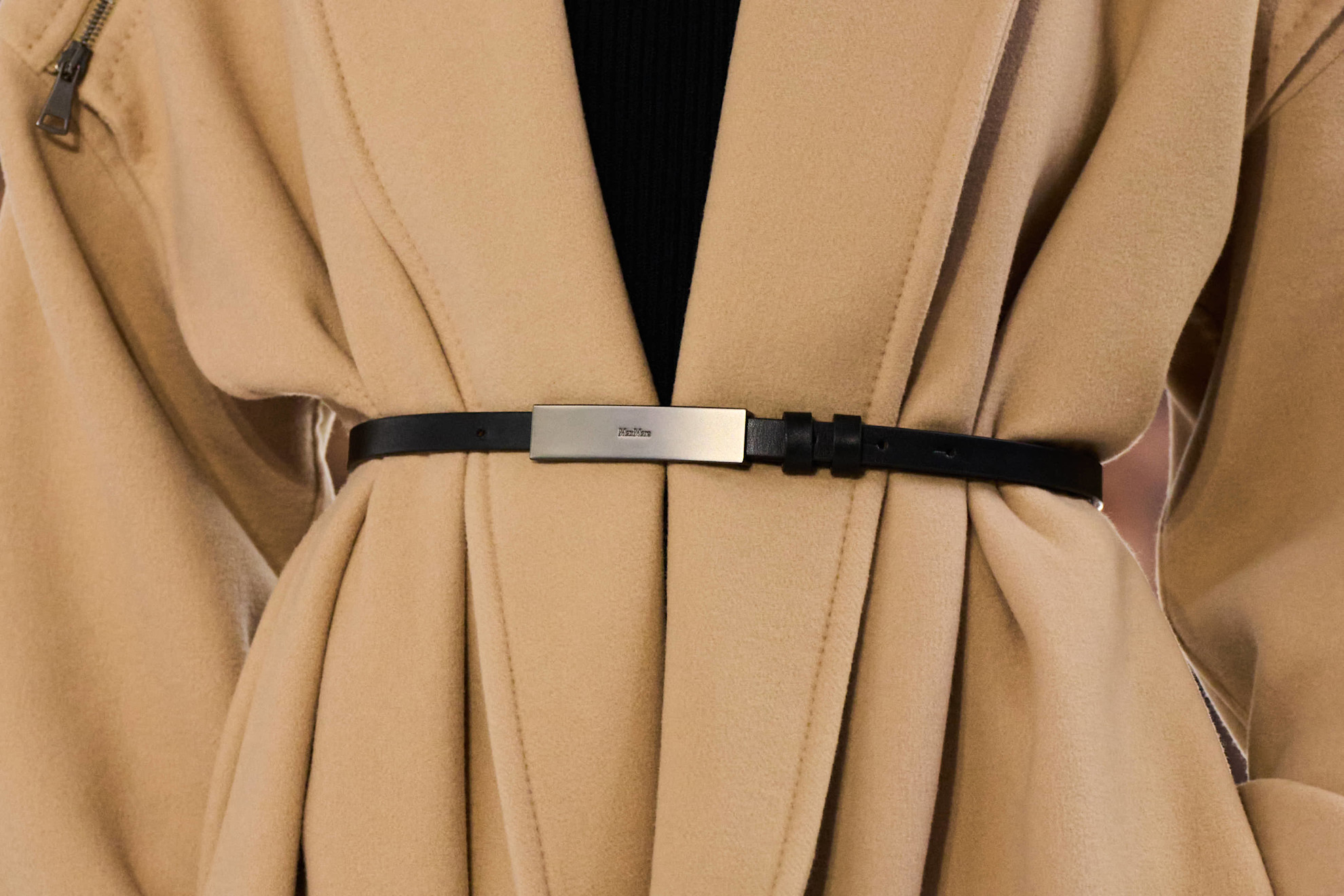 Max Mara الحزام الرفيع من