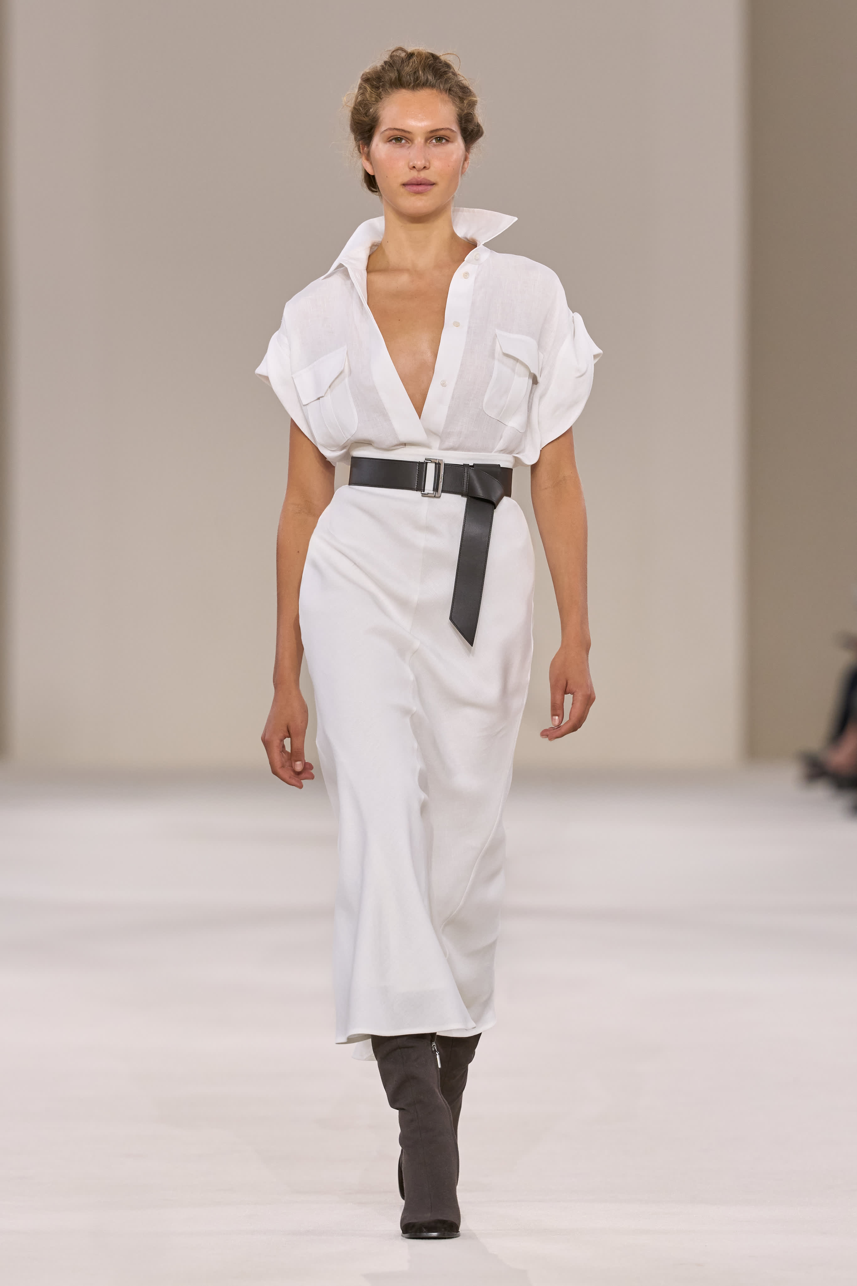 Max Mara تطلق تشكيلة ربيع وصيف 2027 بعنوان FAR HORIZON