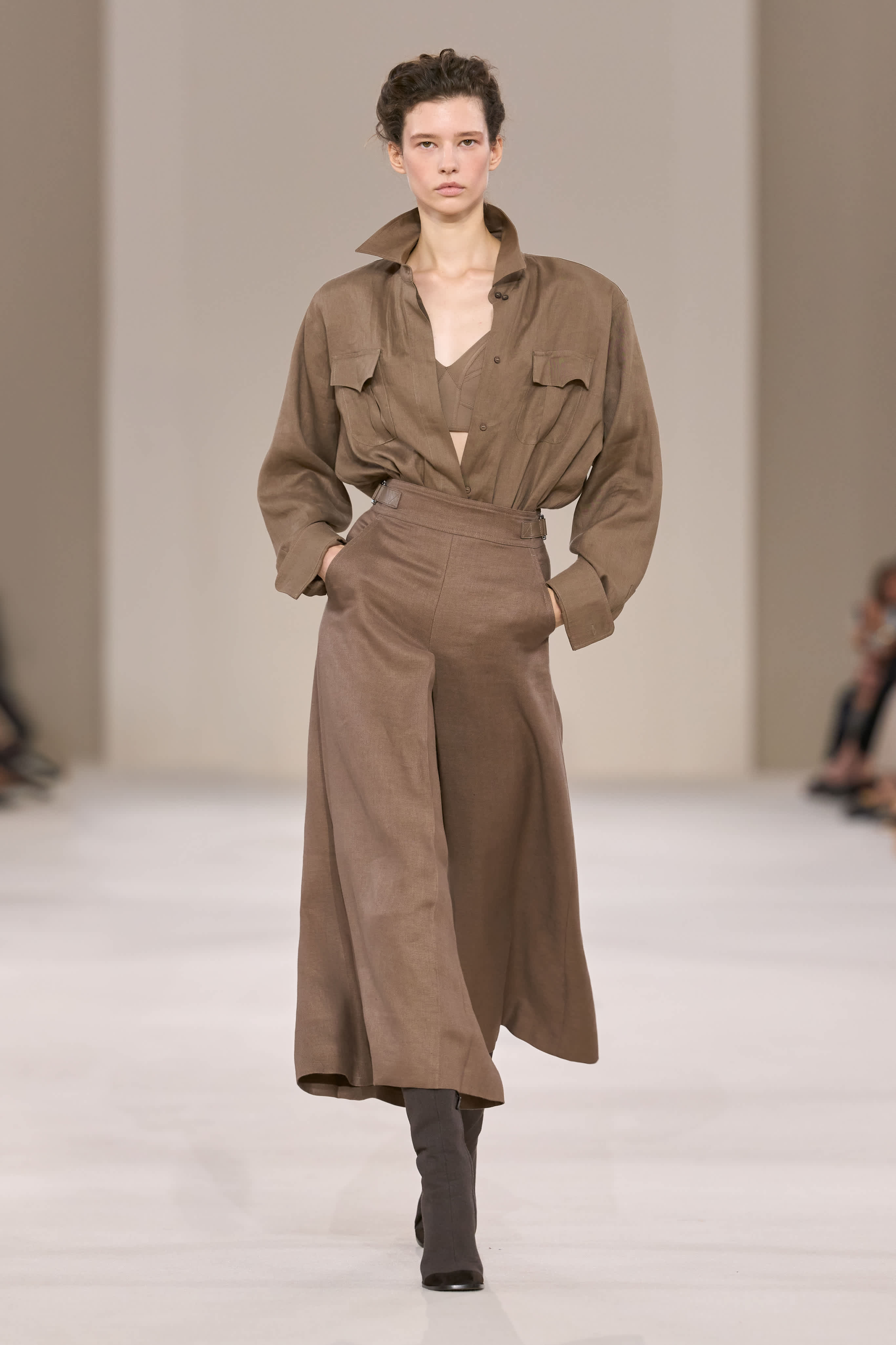Max Mara تطلق تشكيلة ربيع وصيف 2027 بعنوان FAR HORIZON