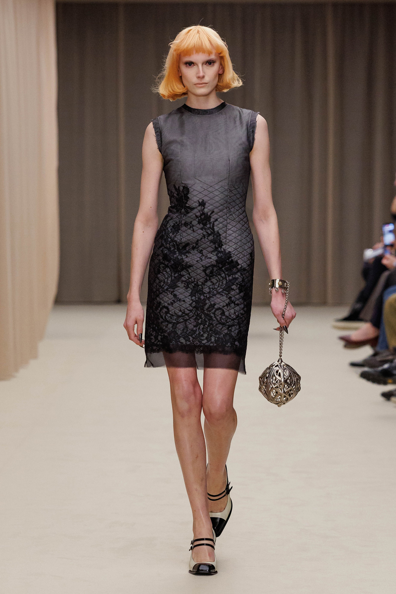 من مجموعة McQueen خريف و شتاء 2026 للملابس الجاهزة