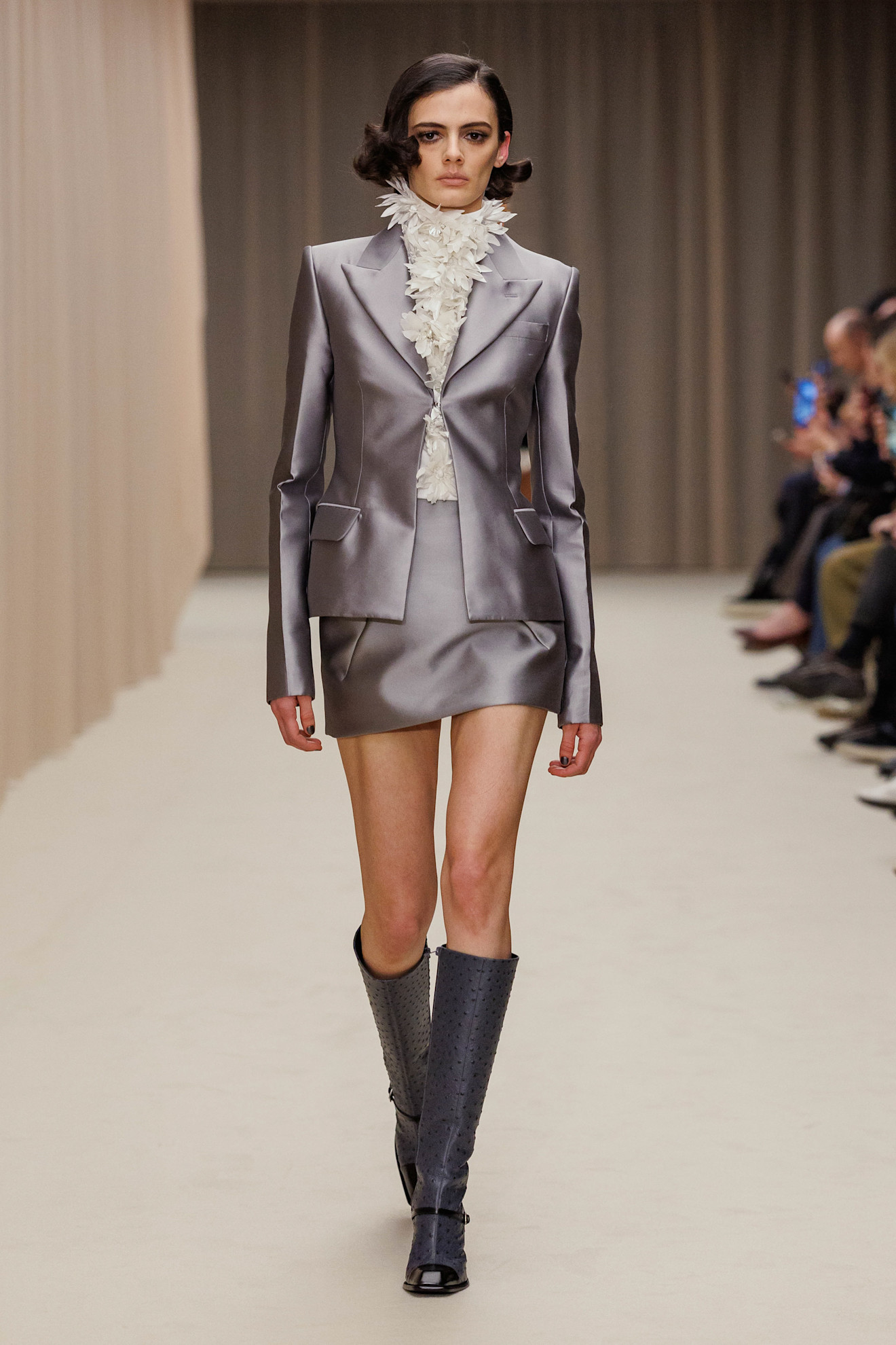 من مجموعة Alexander McQueen  خريف و شتاء 2026 للملابس الجاهزة