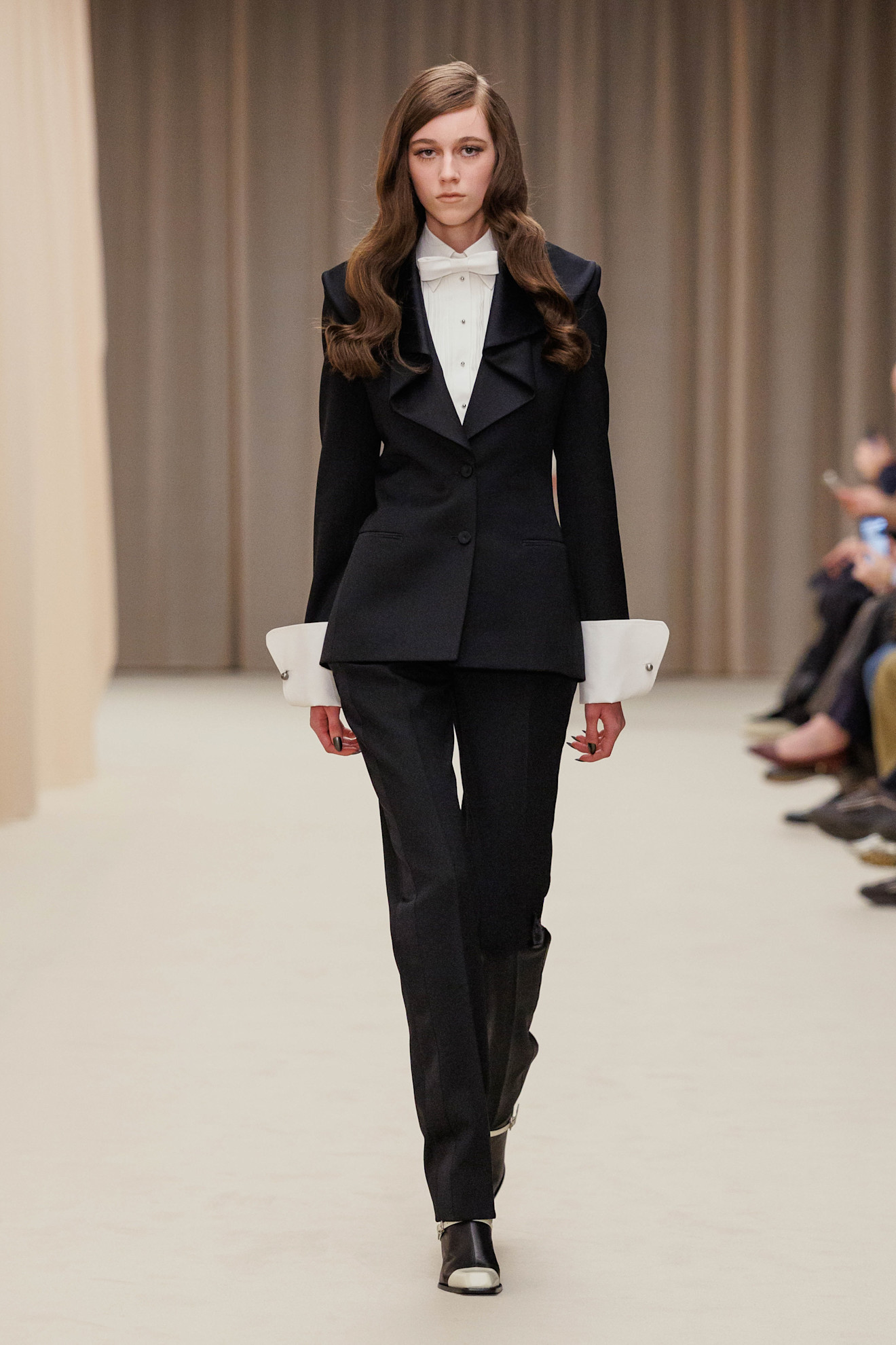 من مجموعة McQueen خريف و شتاء 2026 للملابس الجاهزة