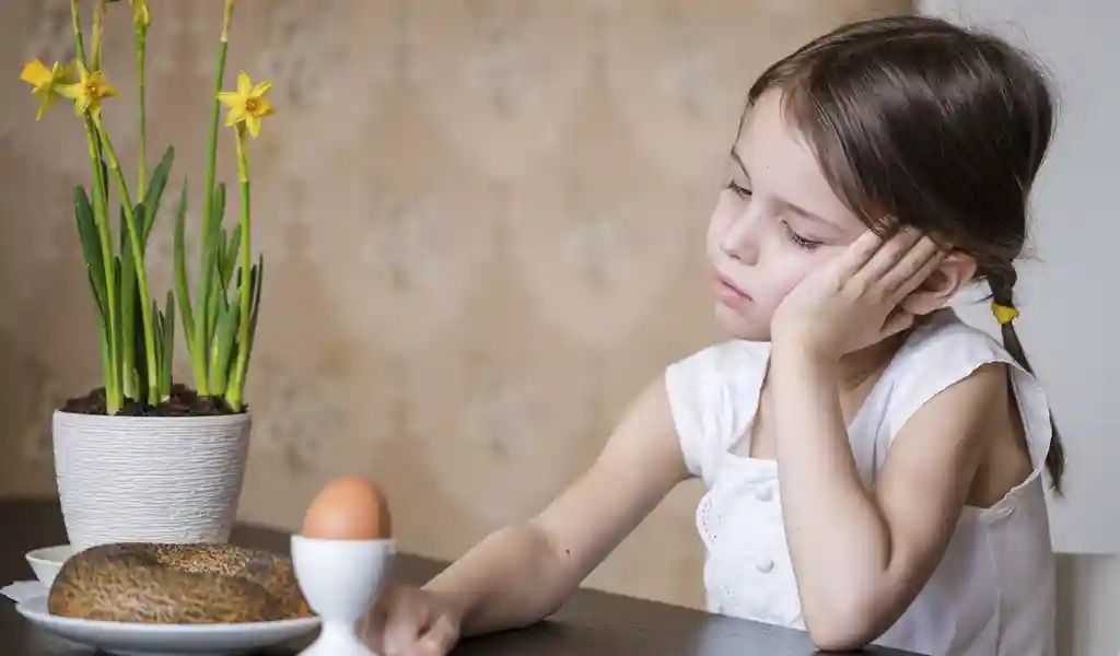 تُسبب بعض الأدوية، مثل المضادات الحيوية ومسكنات الألم، فقدان الشهية لدى الأطفال