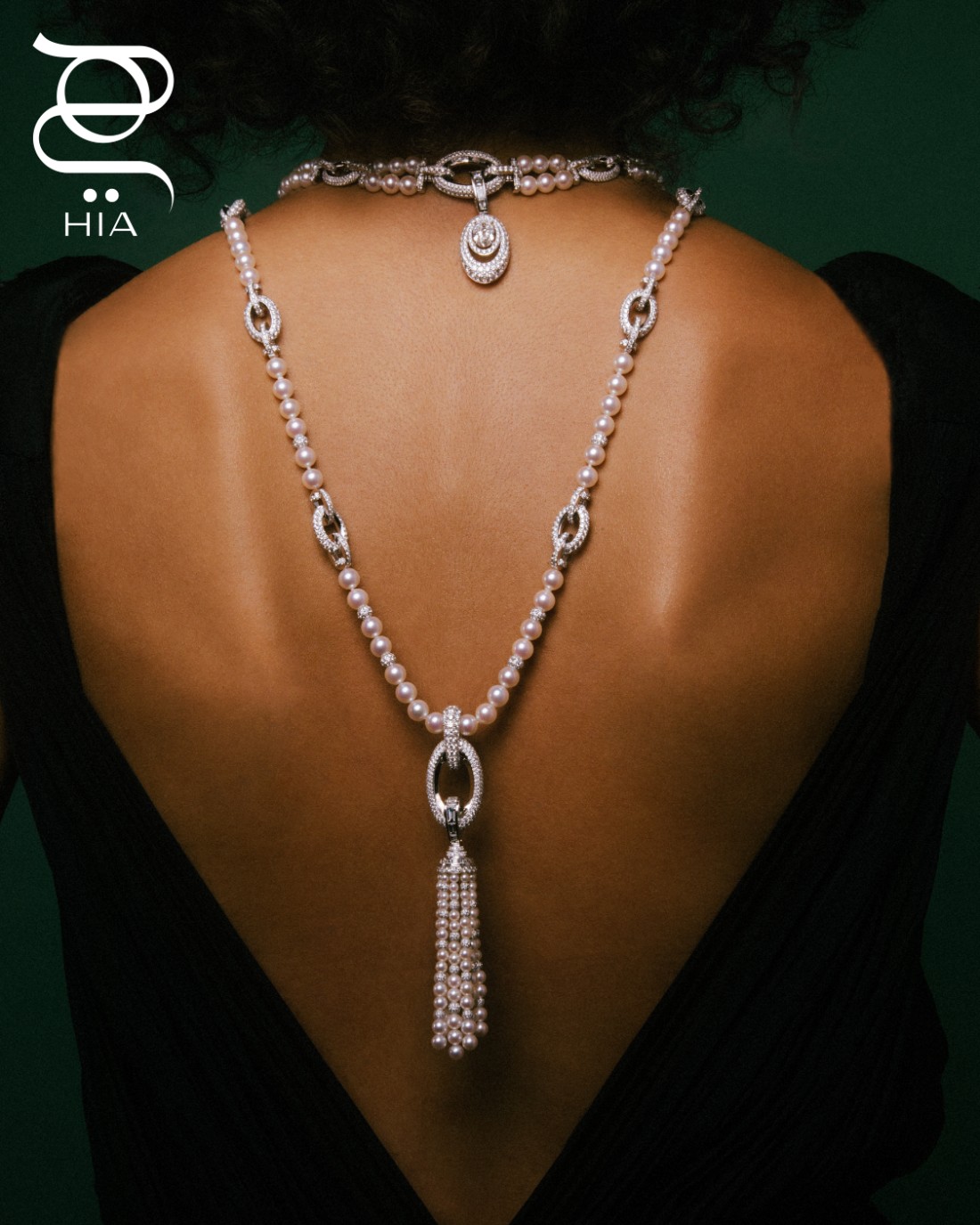 عقد تشوكر GROOVE من الذهب ومرصع بنحو 91.12 قيراط من الماس، سلسلة GROOVE من الذهب ومرصعة بنحو 30.25 قيراط من الماس من مجموعة المجوهرات الراقية TERRES D’INSTINCT من "ميسيكا" MESSIKA