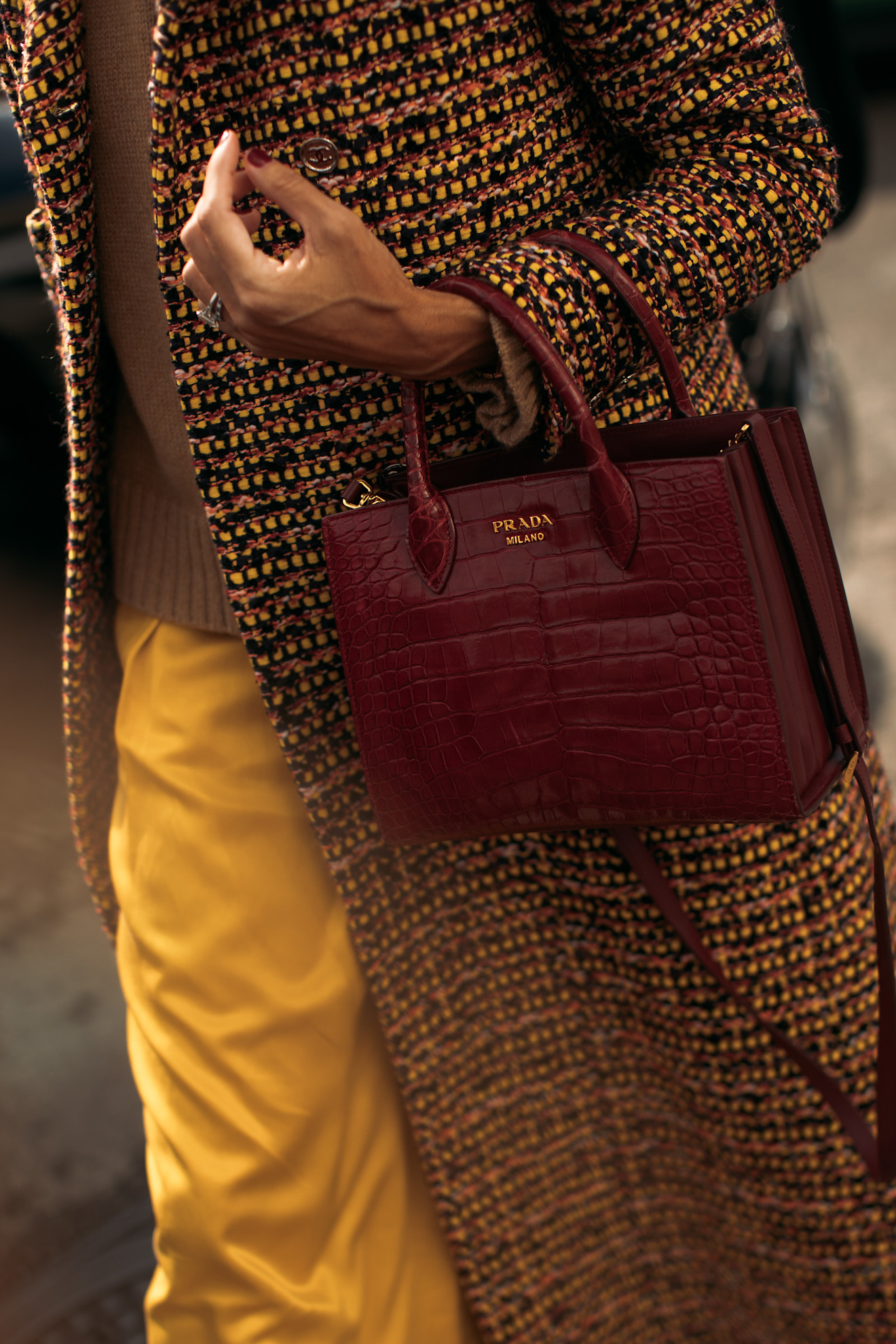 الحقيبة البرغندي صيحة شتاء 2026