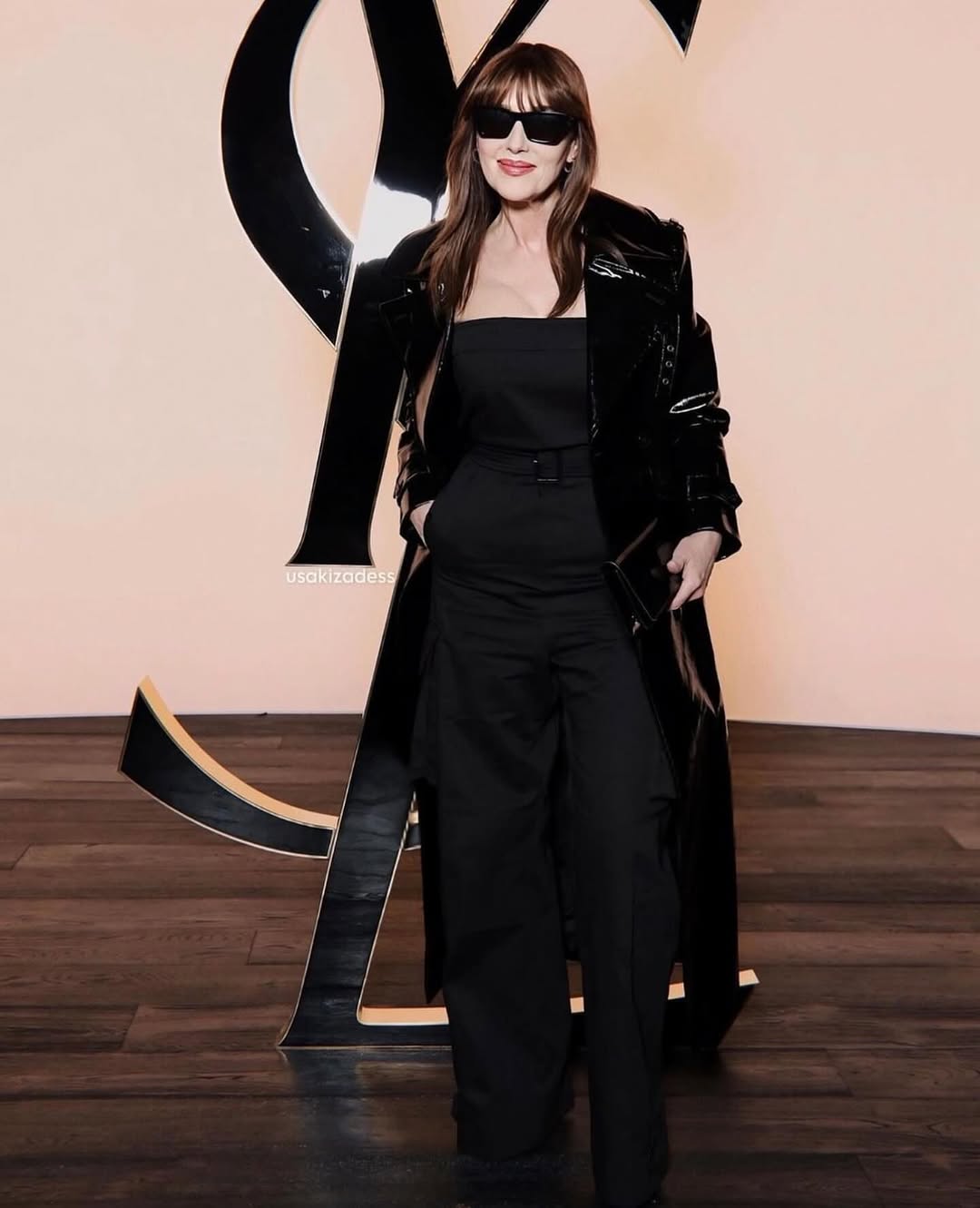 Monica Bellucci بإطلالة تتخطى الزمن