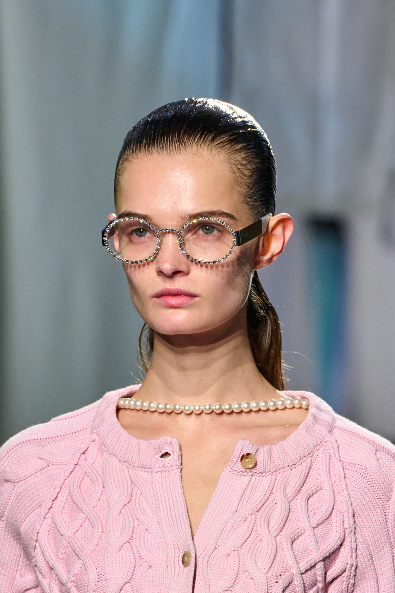 Moschino نظارات شمسية بإطار شفاف من