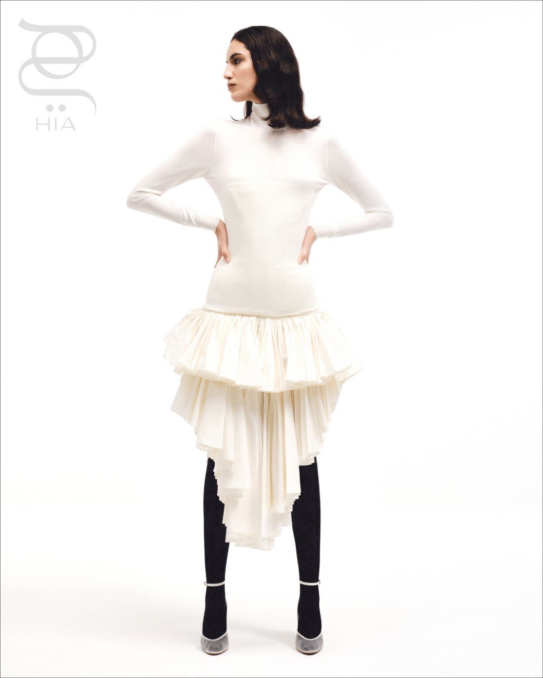 فستان وحذاء من "علية" ‏ALAÏA