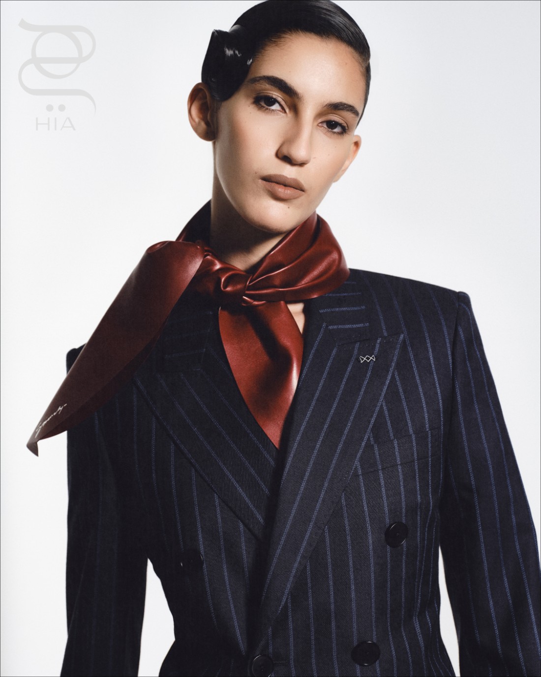 سترة ووشاح من ‏ "جيفنشي" ‏Givenchy