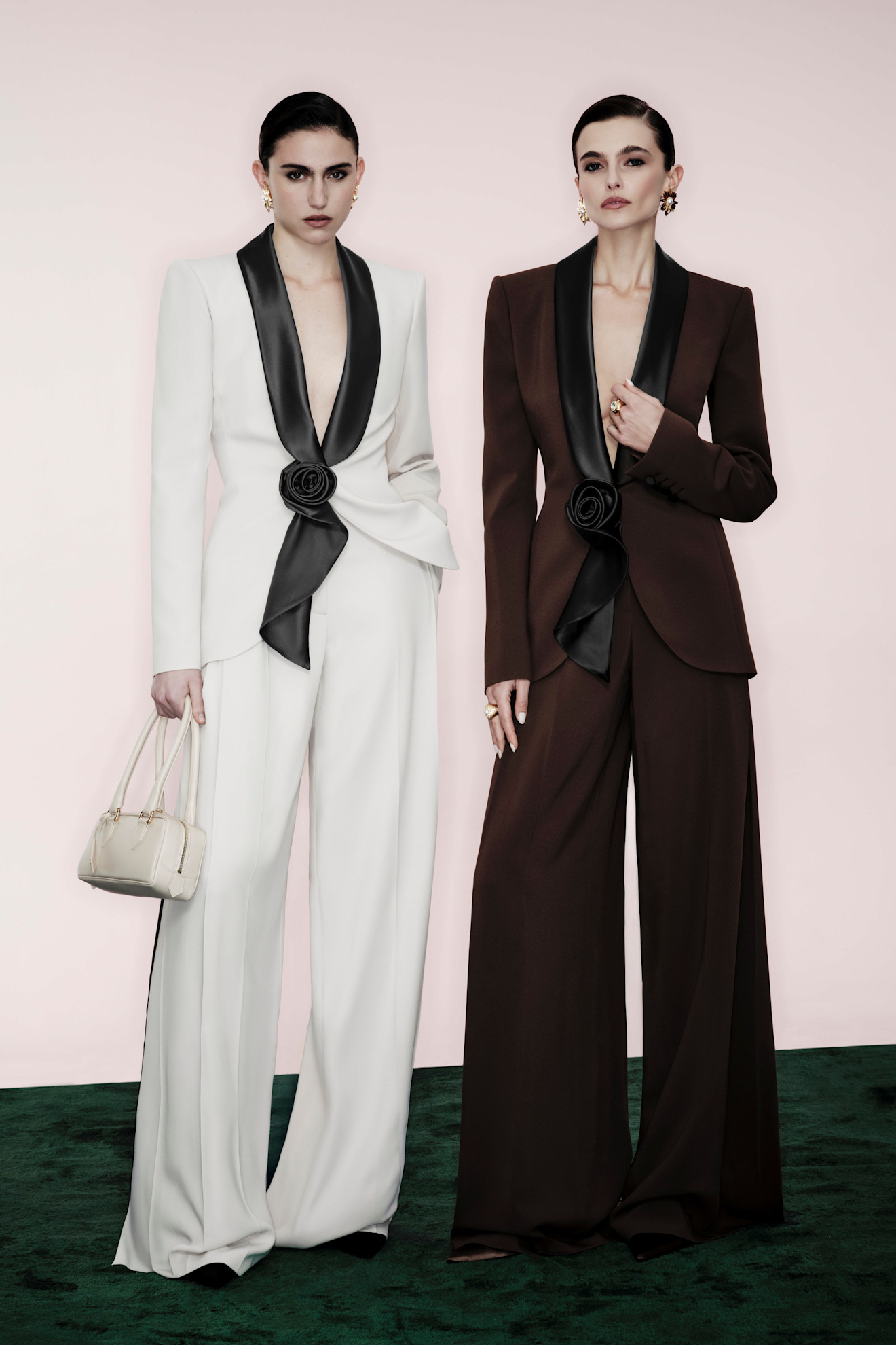 سراويل بلازو كلاسيكية من زهير مراد تعكس أنوثة ووقارًا بتفاصيل متقنة