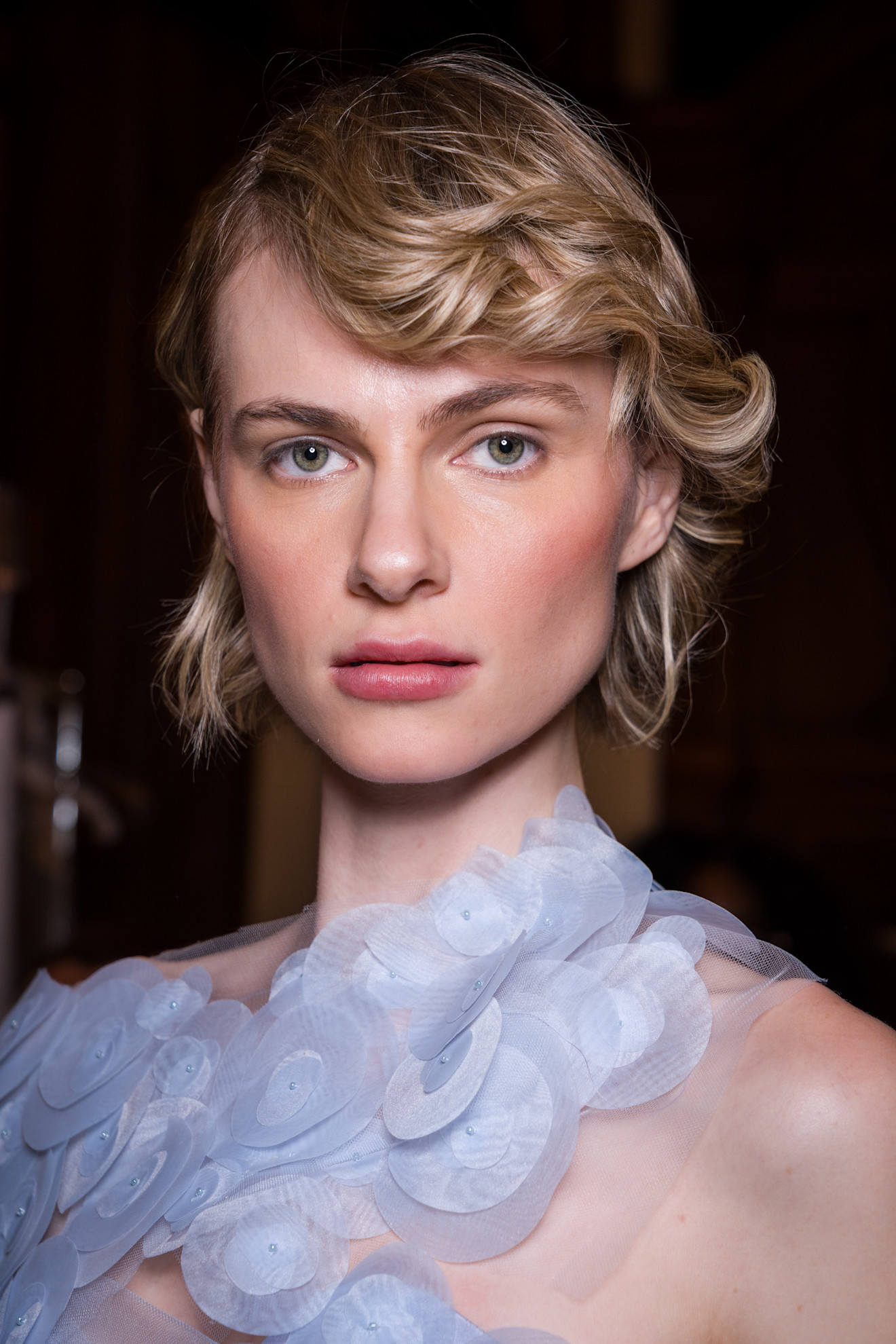 تسريحة الشعر الكاريه مع الغرة الويفي