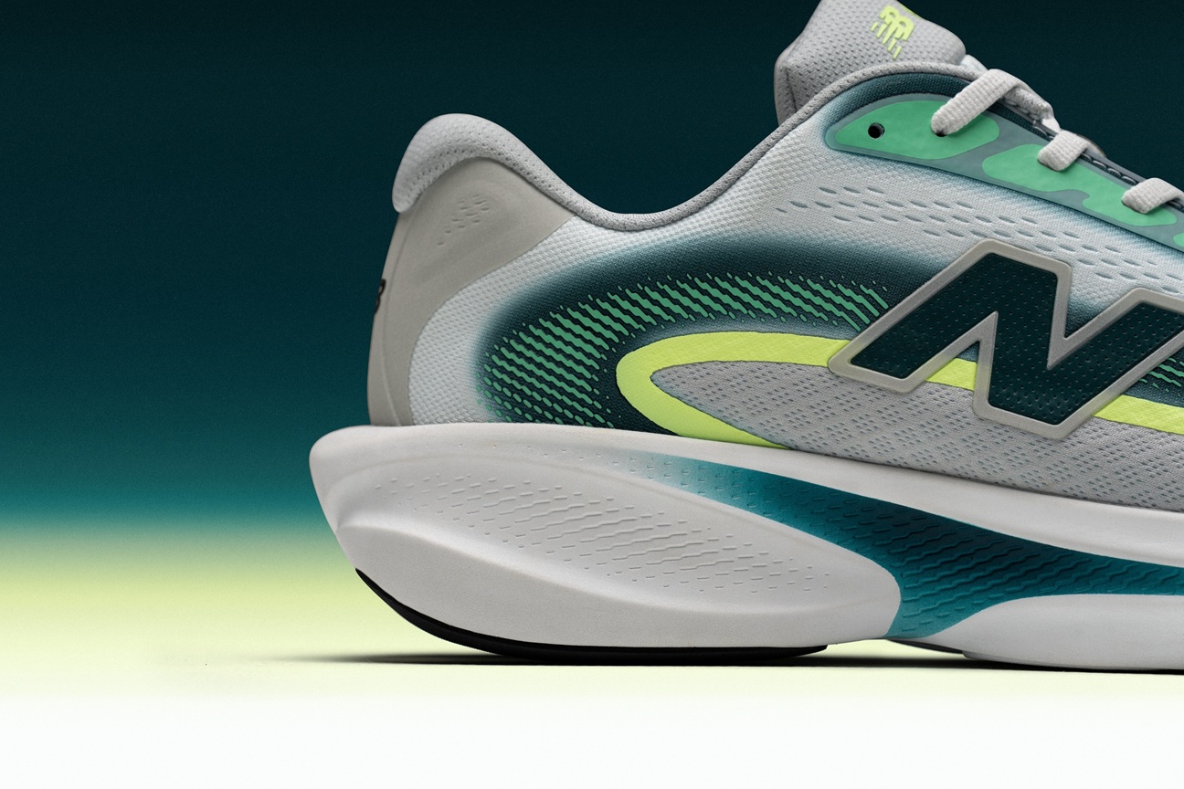 نيو بالانس تكشف النقاب عن حذاء Ellipse