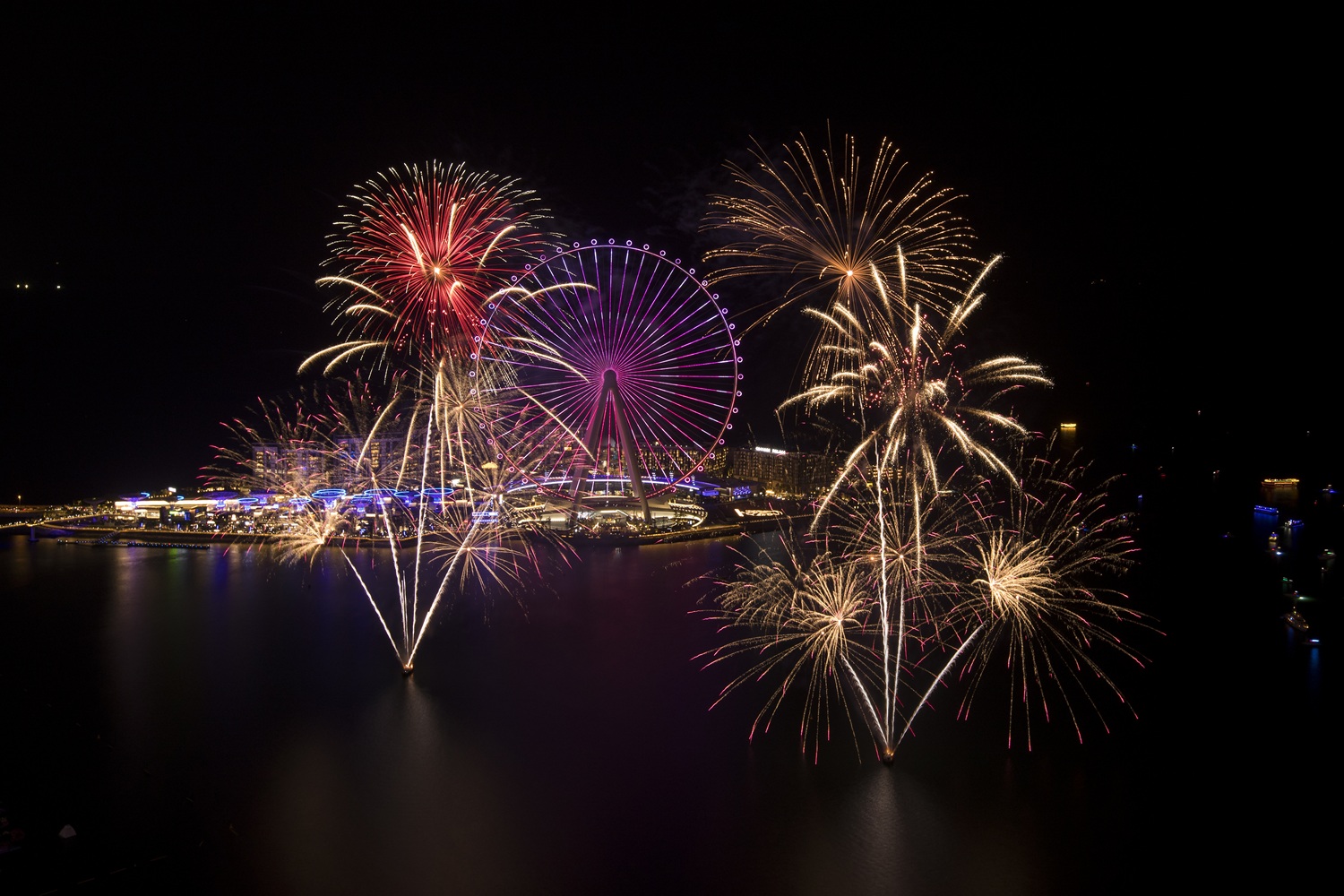 عين دبي.. وجهة مبهرة لاحتفالات نهاية العام