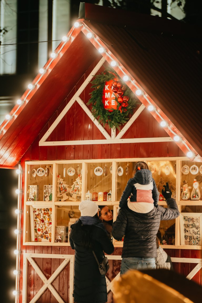 يريفان تستقبل موسم الأعياد بإضاءة شجرة الميلاد وسط أجواء احتفالية ساحرة في 14 ديسمبر