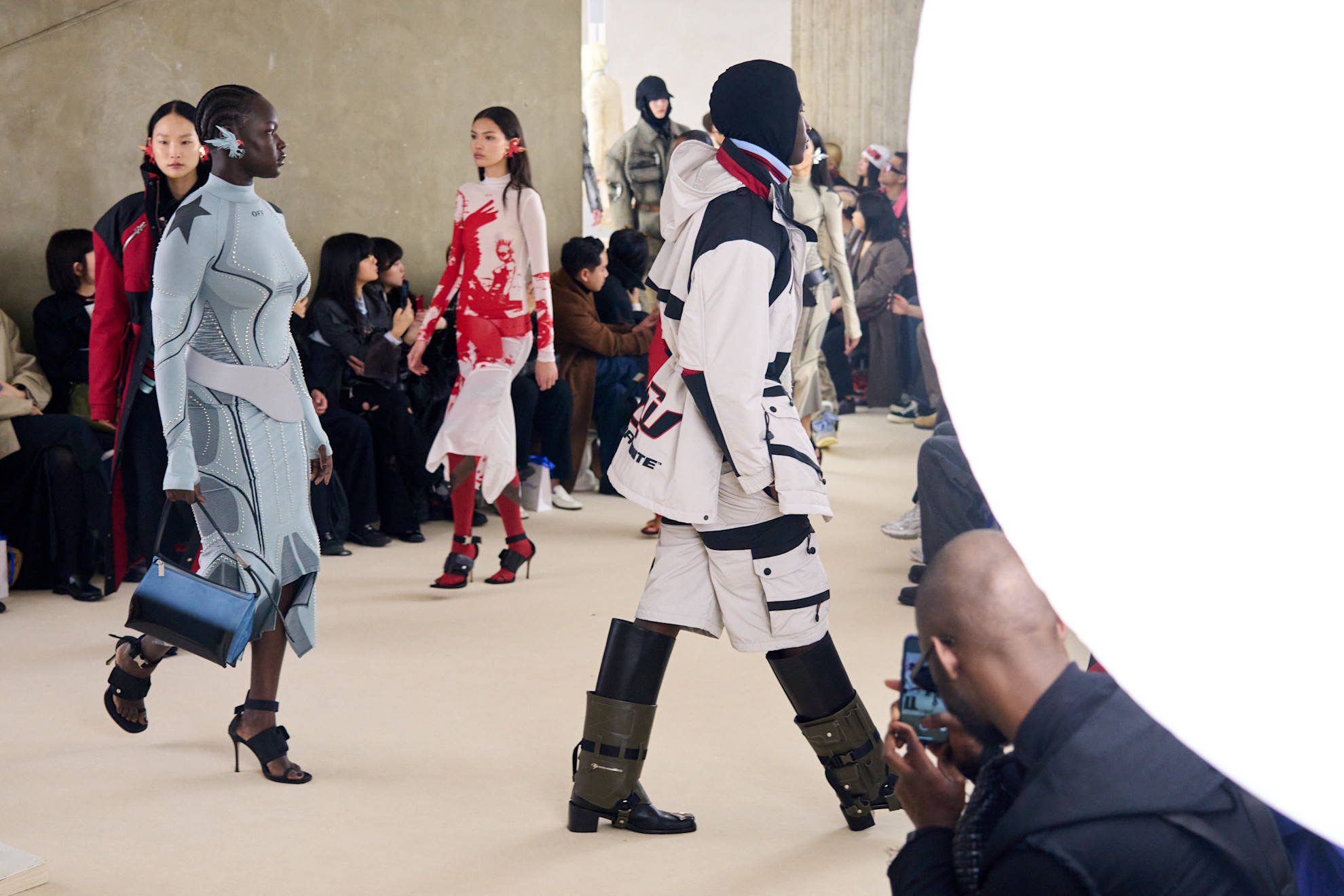 من عرض Off-White لخريف وشتاء 2025-2026