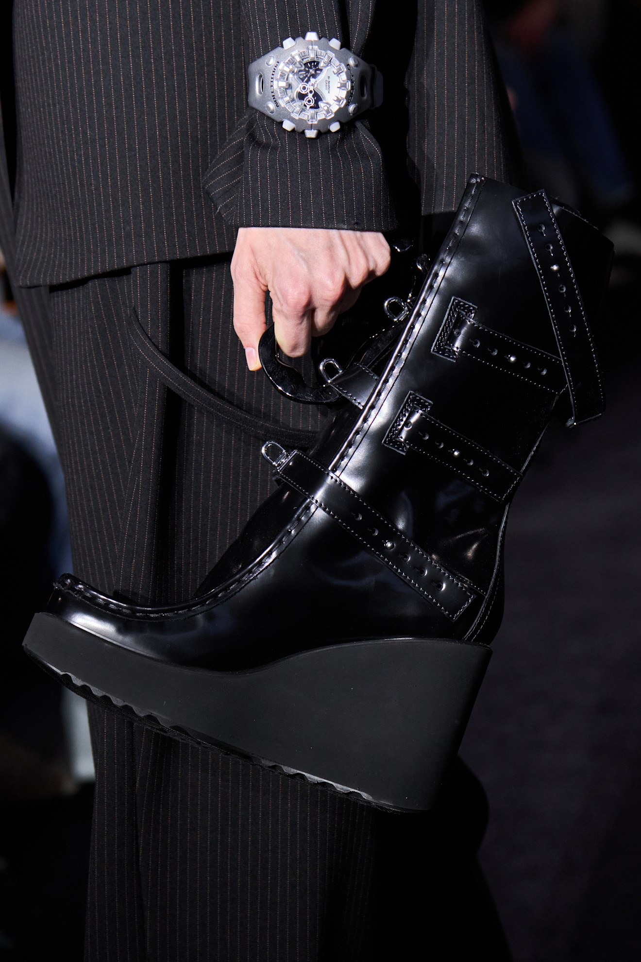 Ottolingerحقيبة أم حذاء؟ من