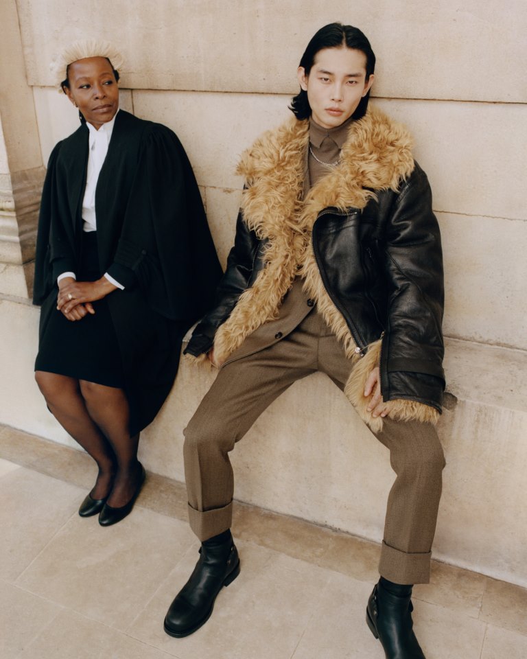 BURBERRY تكشف عن حملة جديدة تكريماً لرموز العلامة الأيقونية وإرثها العريق