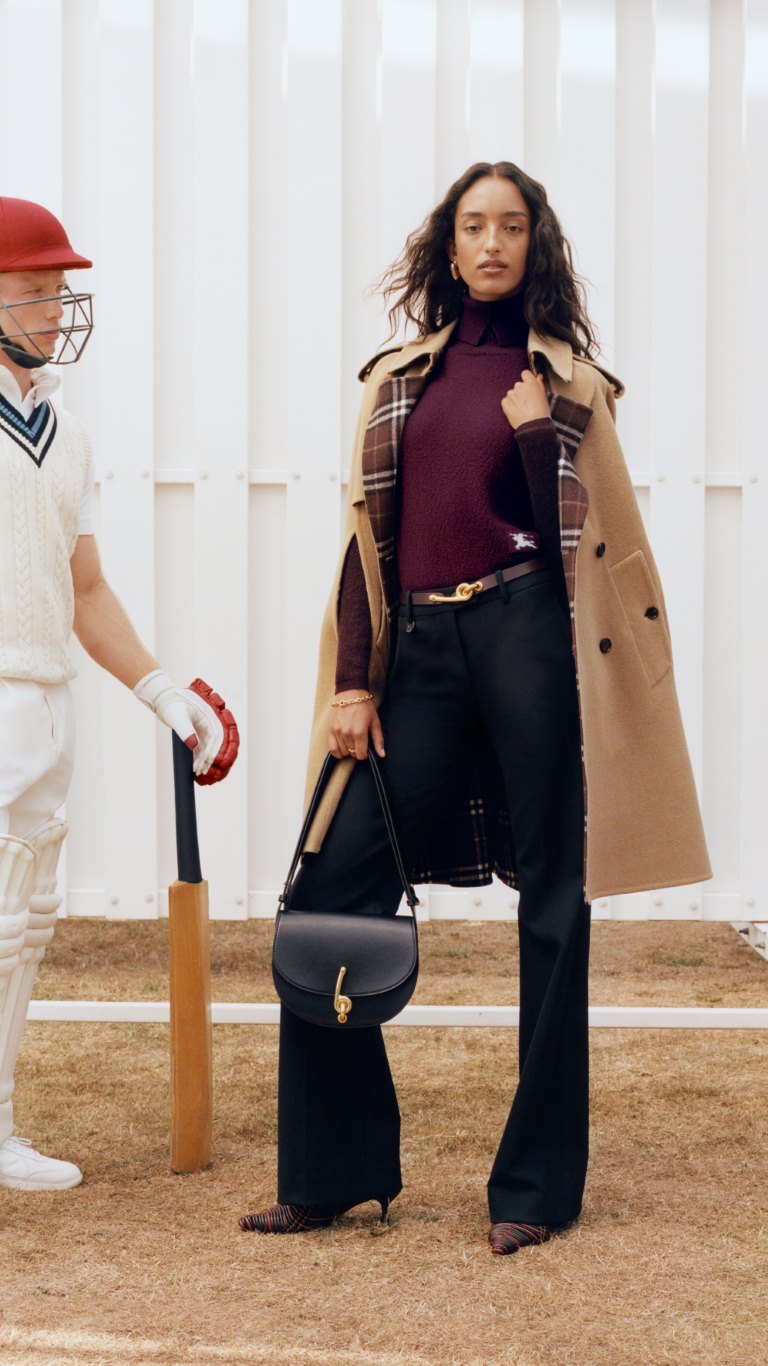 BURBERRY تكشف عن حملة جديدة تكريماً لرموز العلامة الأيقونية وإرثها العريق