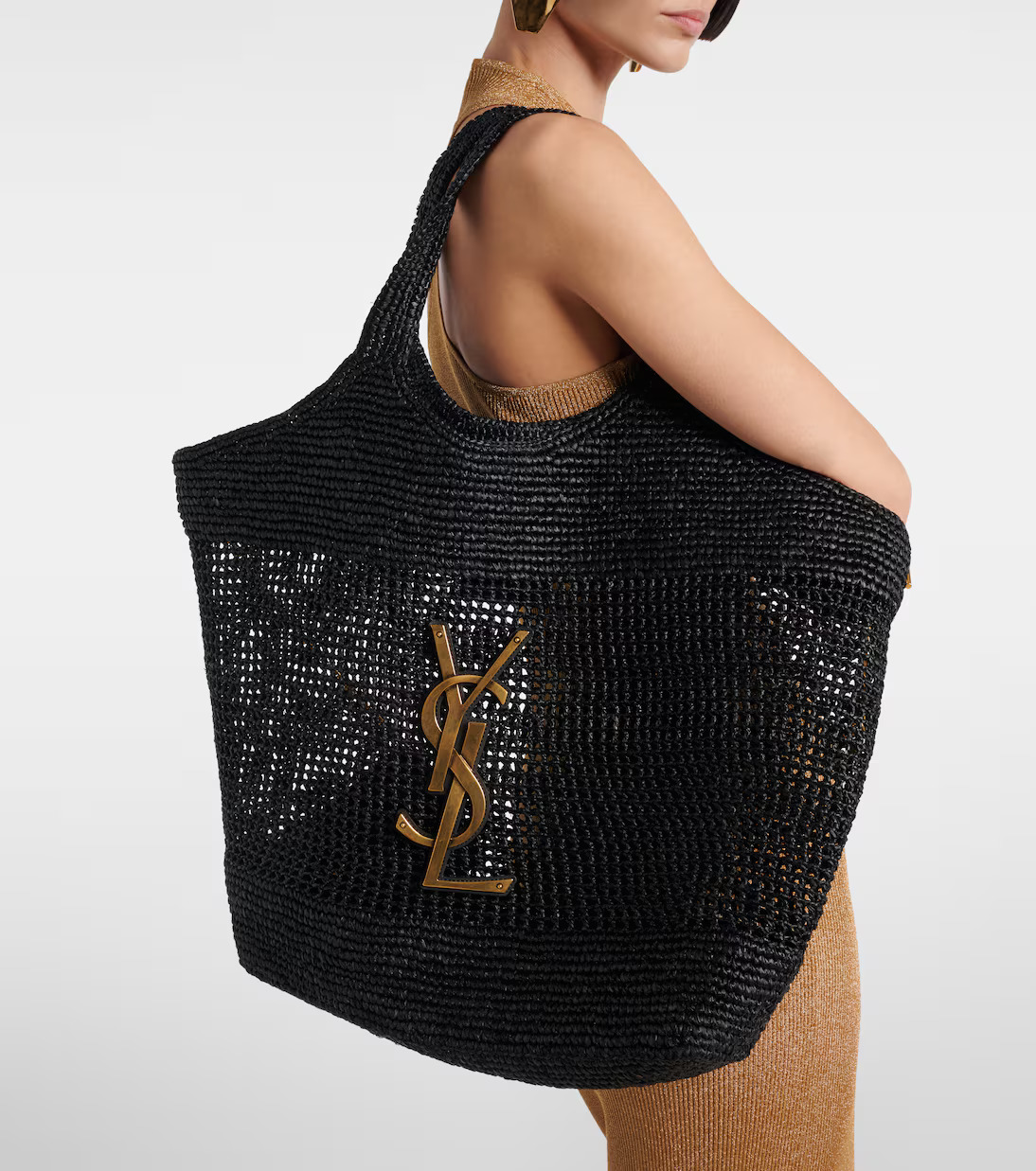 حقيبة اليد ICare Maxi من Saint Laurent (الصورة من Mytheresa)