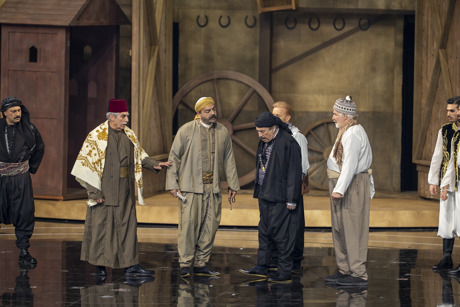 نجوم مسلسل "باب الحارة"