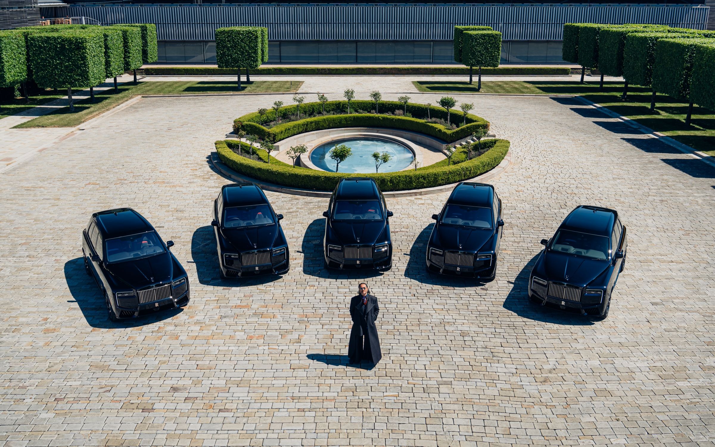 رولز-رويس تكشف عن Black Badge Cullinan 