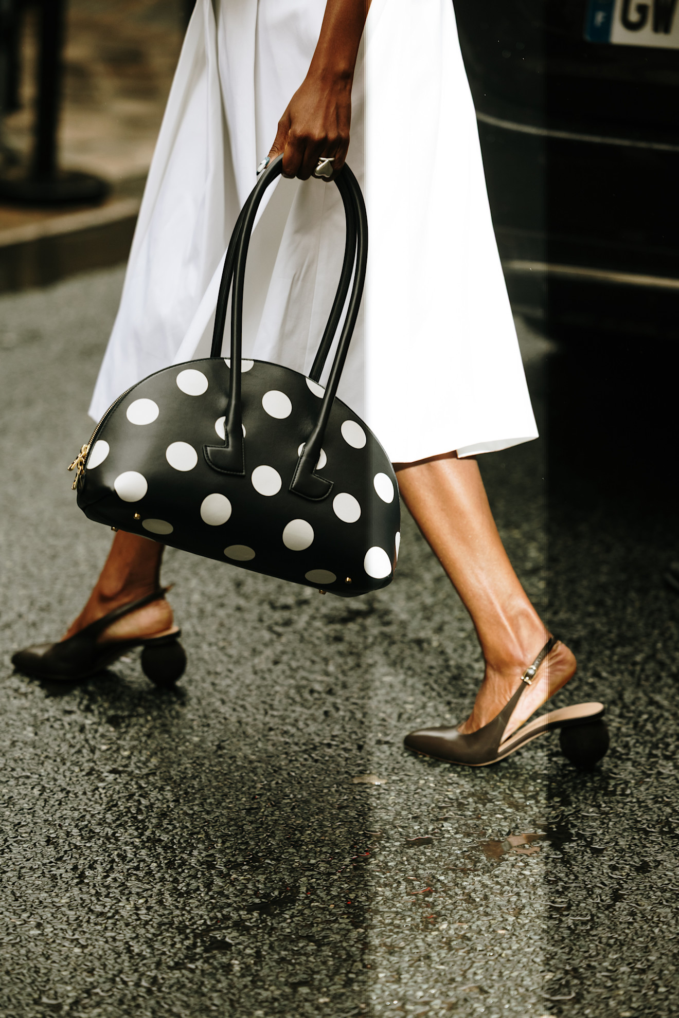 إطلالات بالأبيض والأسود 