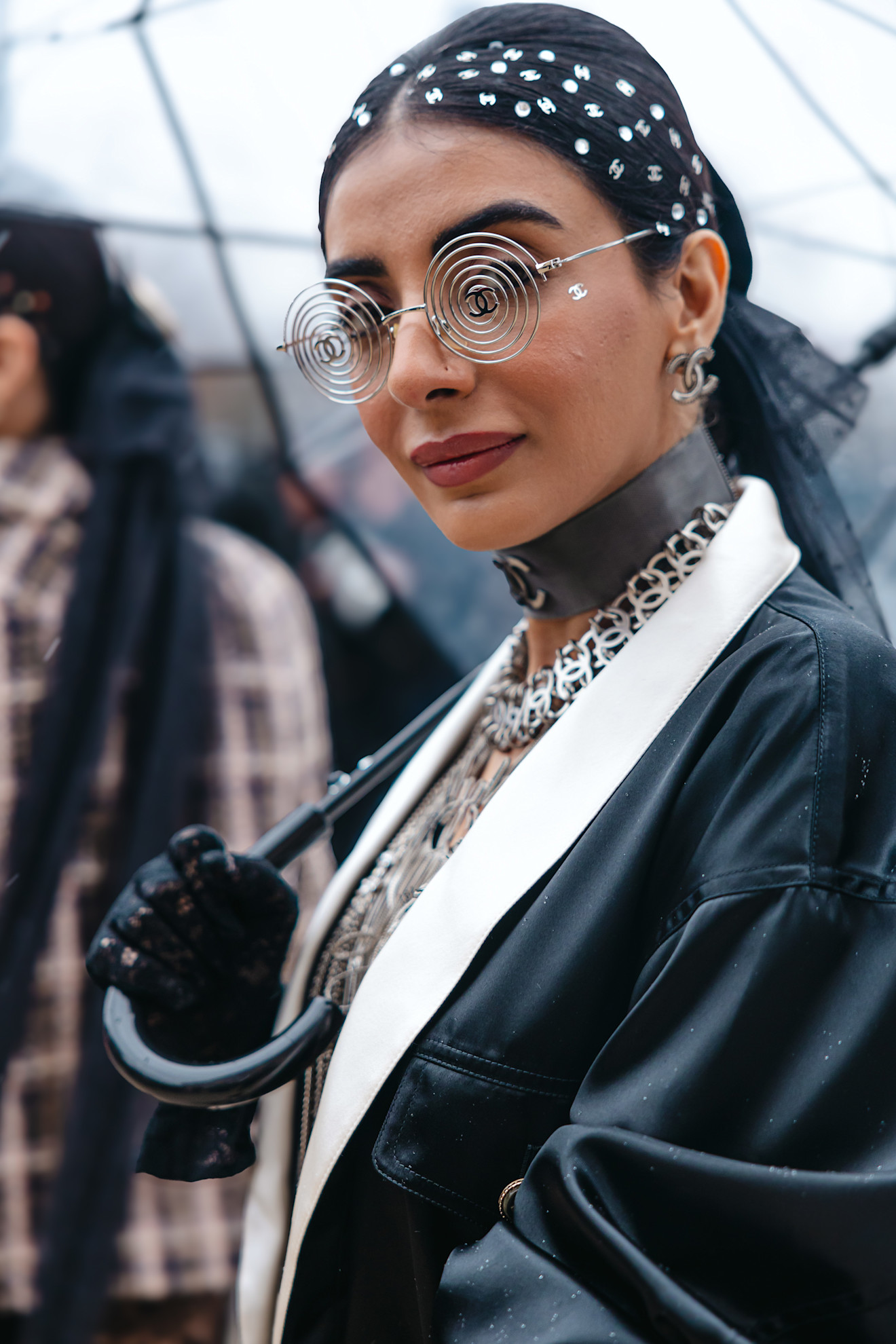 أكسسوارات حبيبات الستراس على الشعر