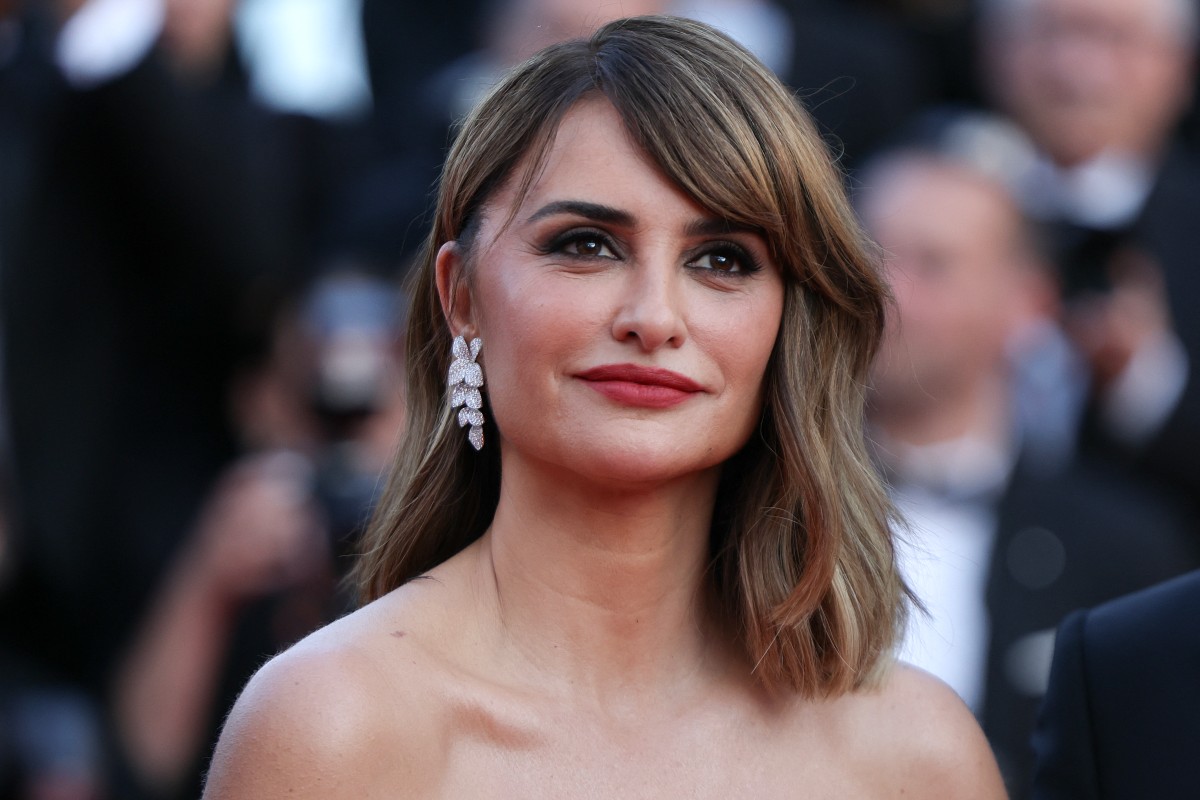 اطلالة Penélope Cruz بالمكياج الأسود المات
