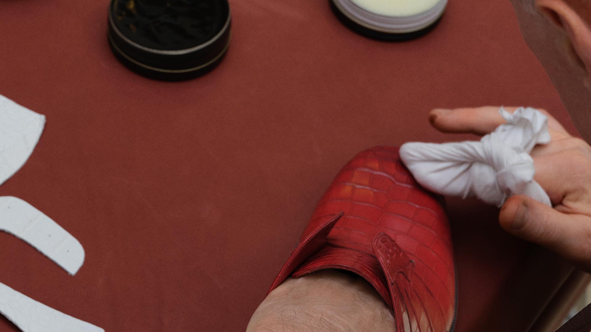 Sartorial line من Christian Louboutin