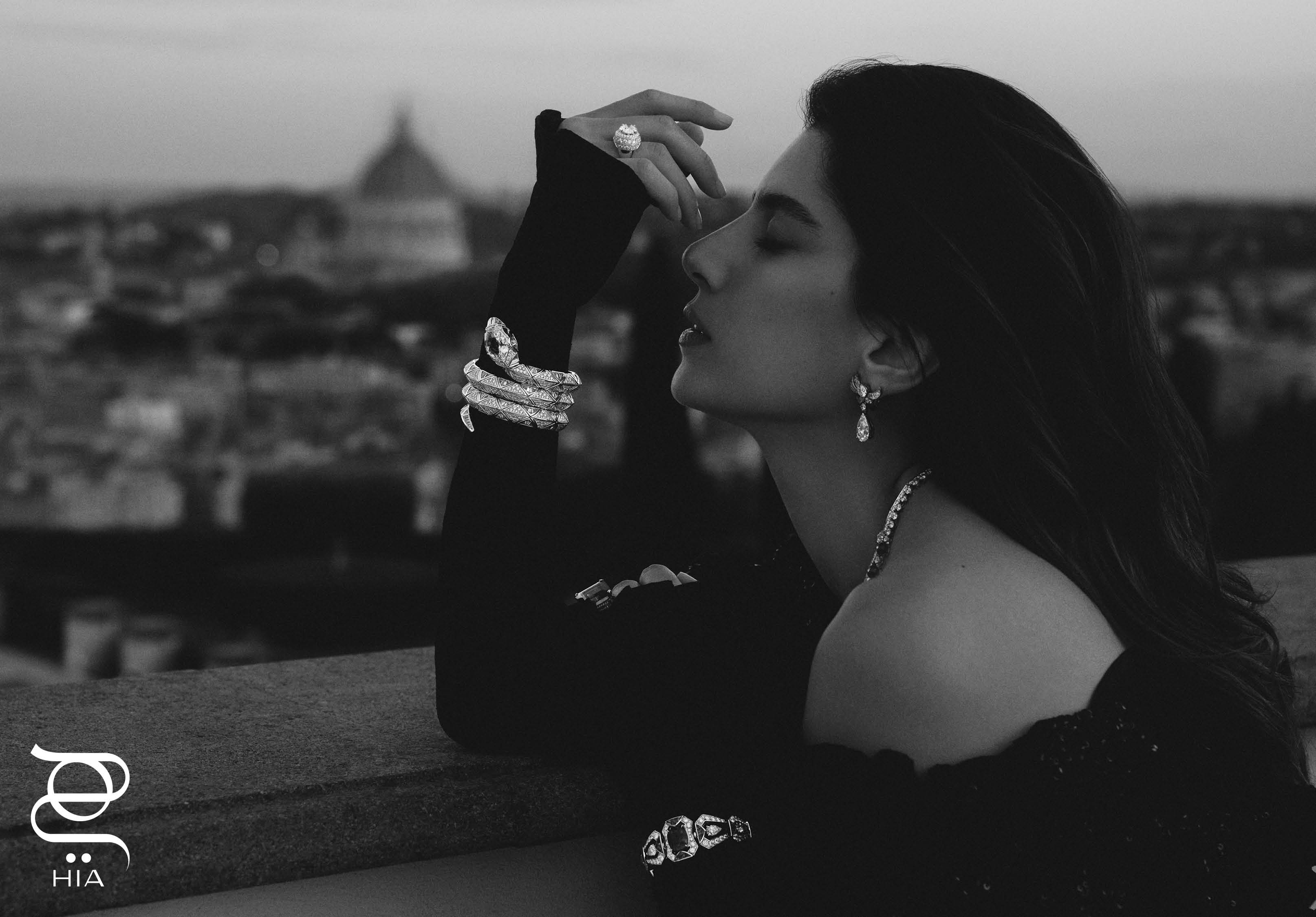 كارمن بصيبص نجمة غلاف "هي"